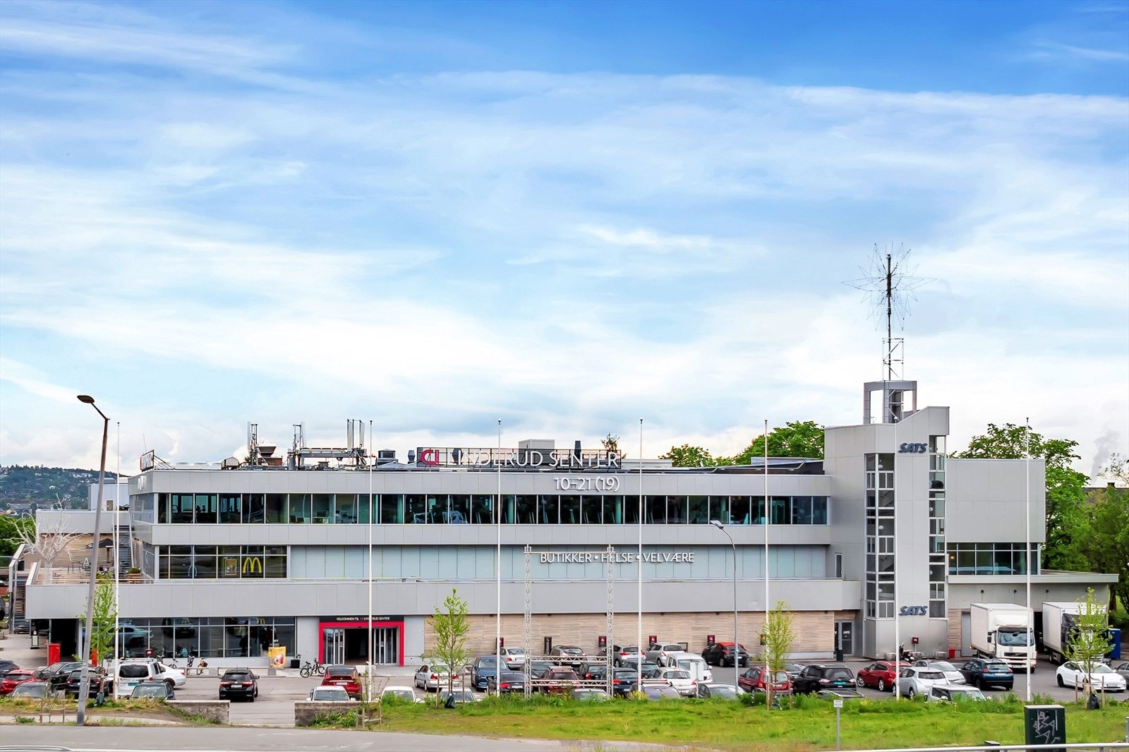 Linderud senter ligger kun en kort spasertur unna boligen og inneholder en rekke attraktive butikker! Galleribilde