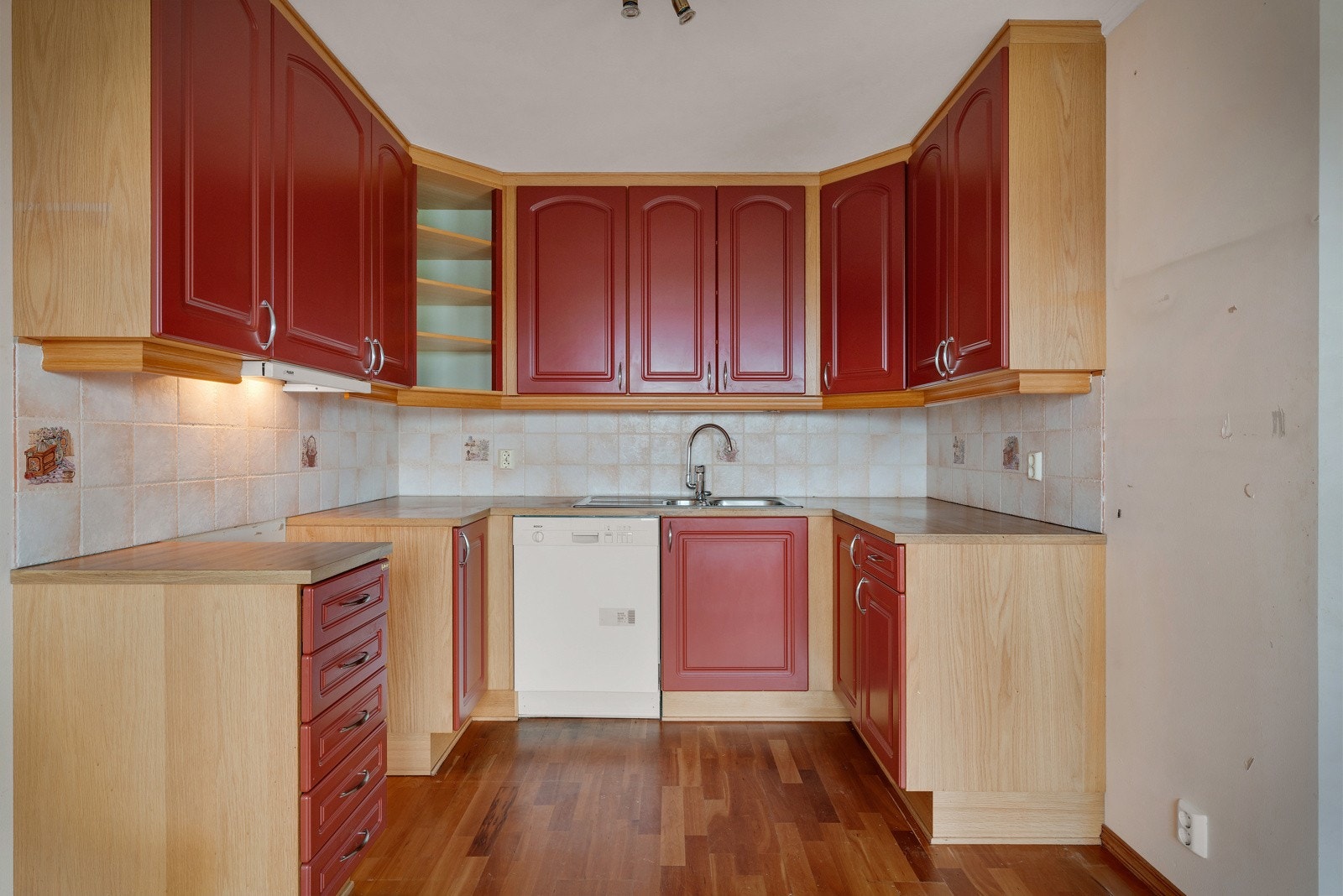 Kjøkken med malte fronter Galleribilde