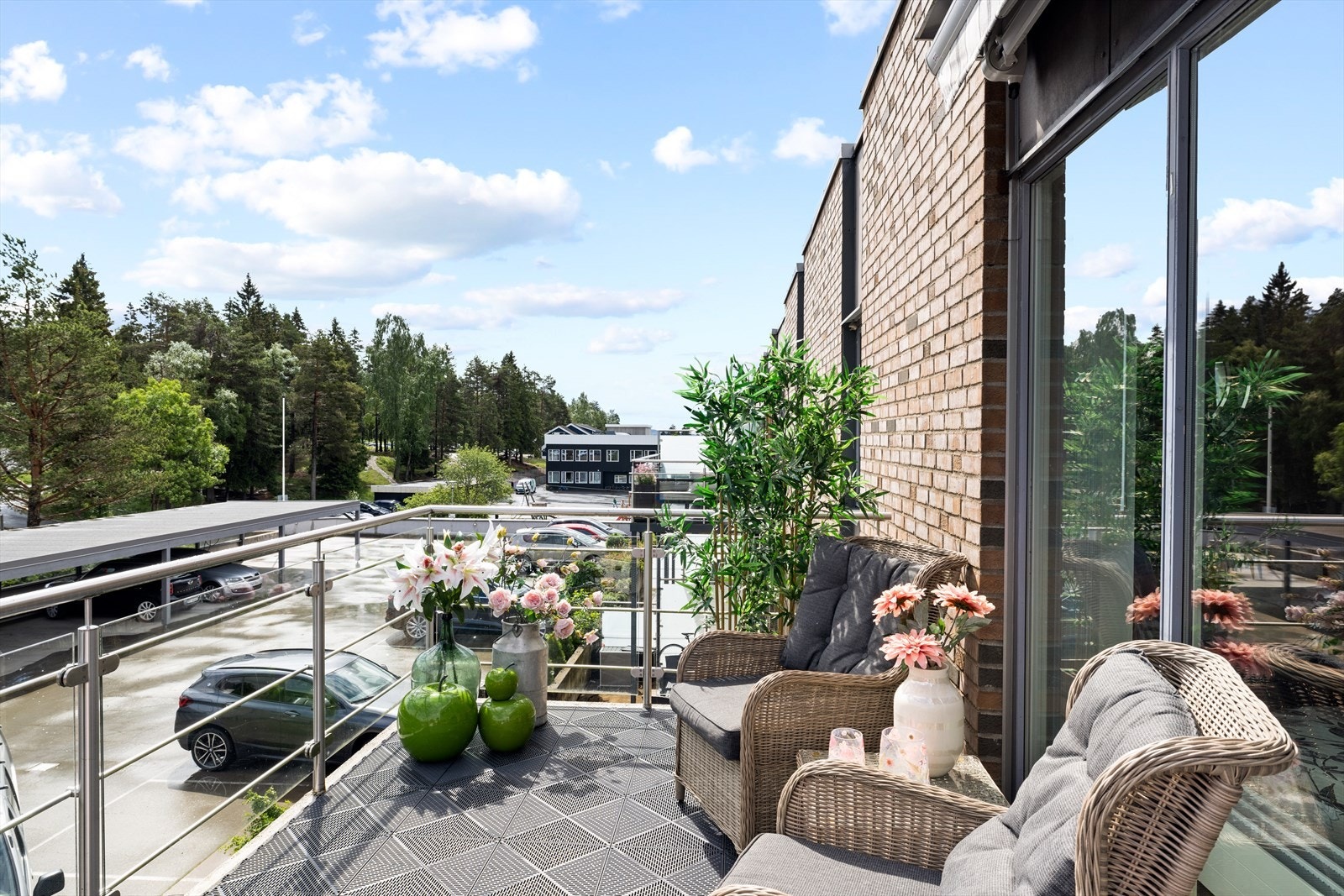 Flott solrik balkong. Galleribilde