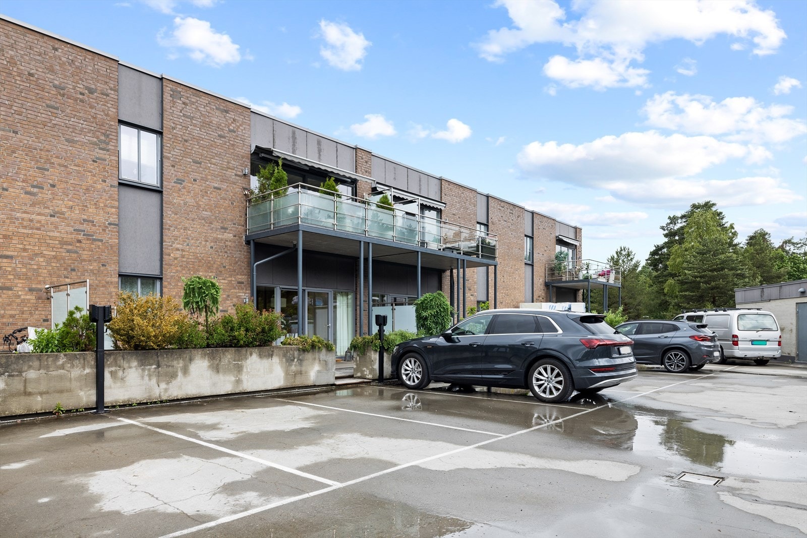 Det medfølger en parkeringsplass. Galleribilde