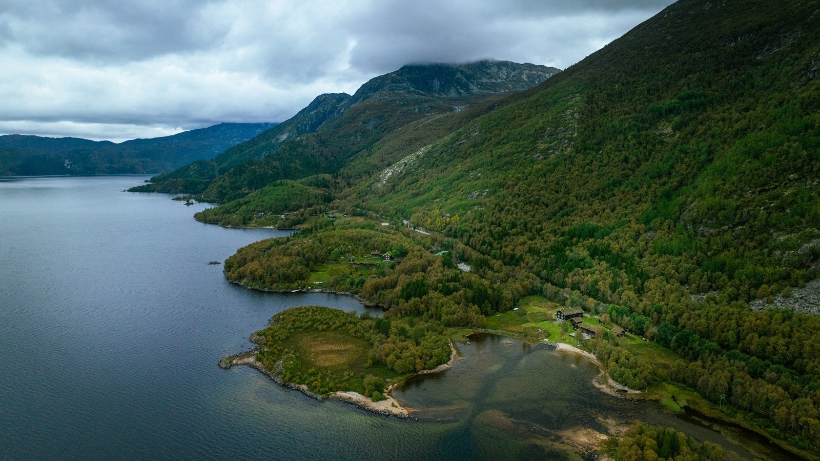 Et perfekt sted for rekreasjon og ro, med muligheter for mange friluftsaktiviteter i nærområdet. Galleribilde