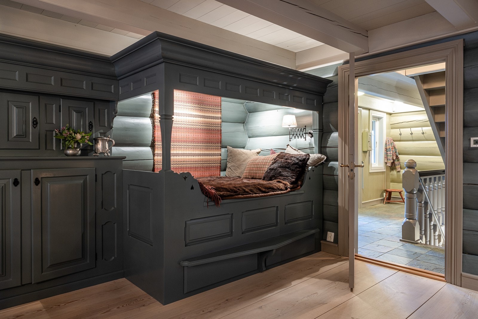 Skreddersydd interiør av Garatunet Snikkerverkstad i Rauland gir hver bygning et unikt preg. Galleribilde