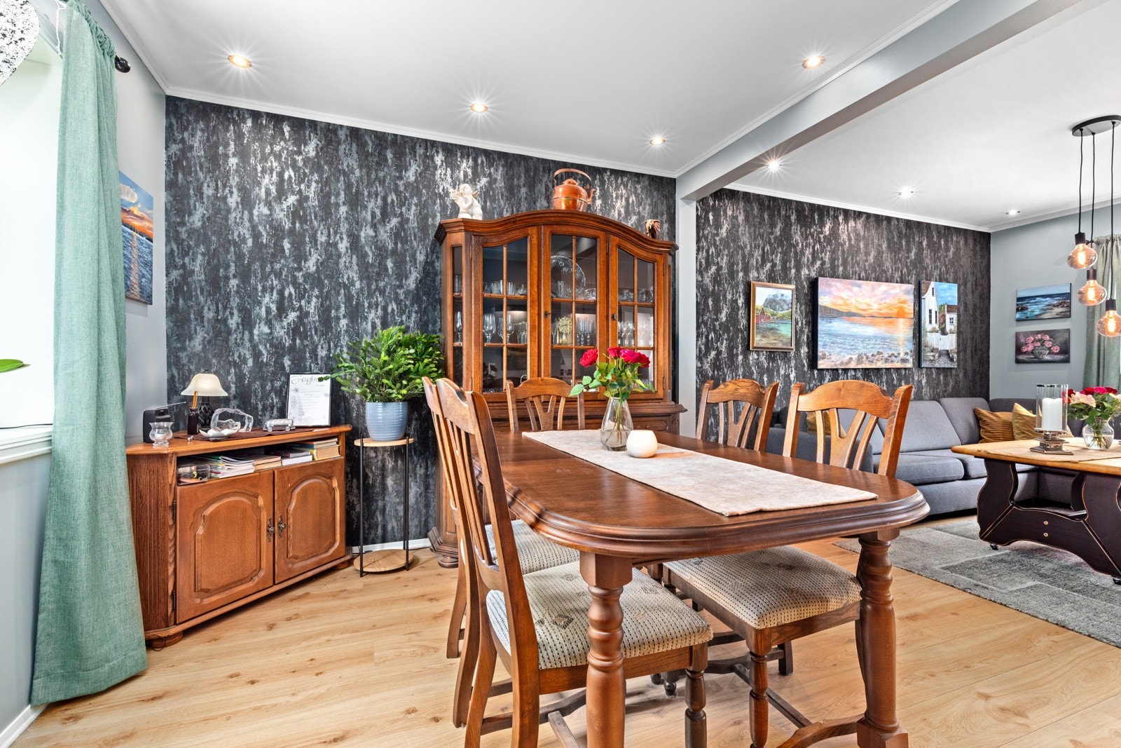 Spisestue med plass til langbord Galleribilde