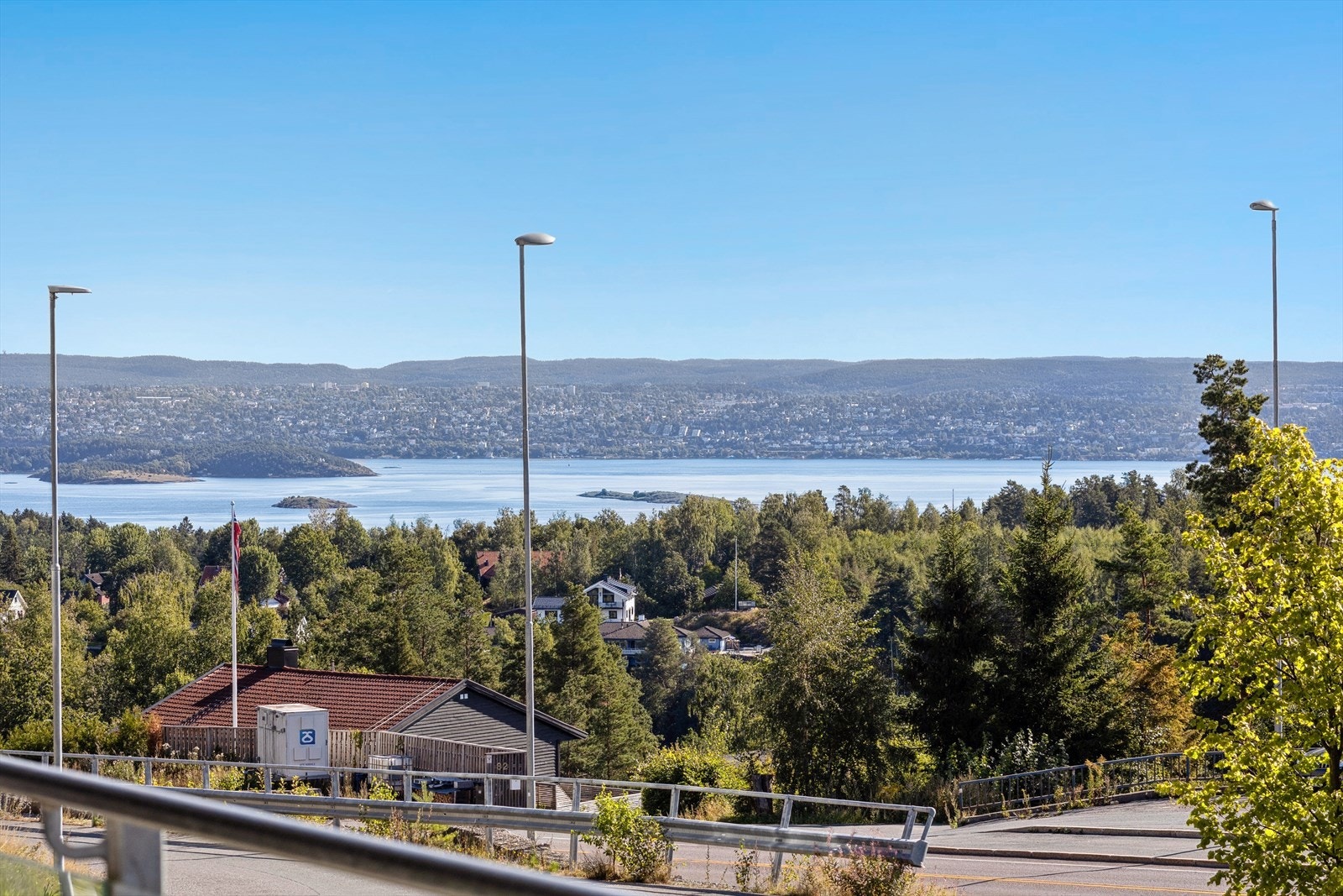 Flott fjordutsikt fra leiligheten. Galleribilde