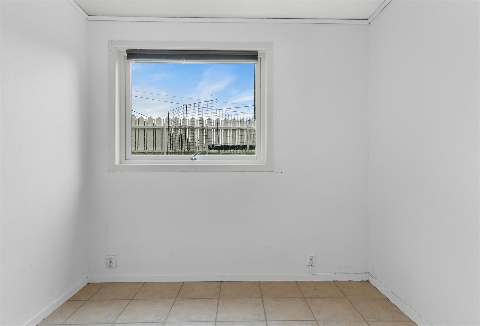 Bilde tatt i 2019. Leiligheten fremstår i dag uendret, men med noe mer bruksslitasje. Galleribilde