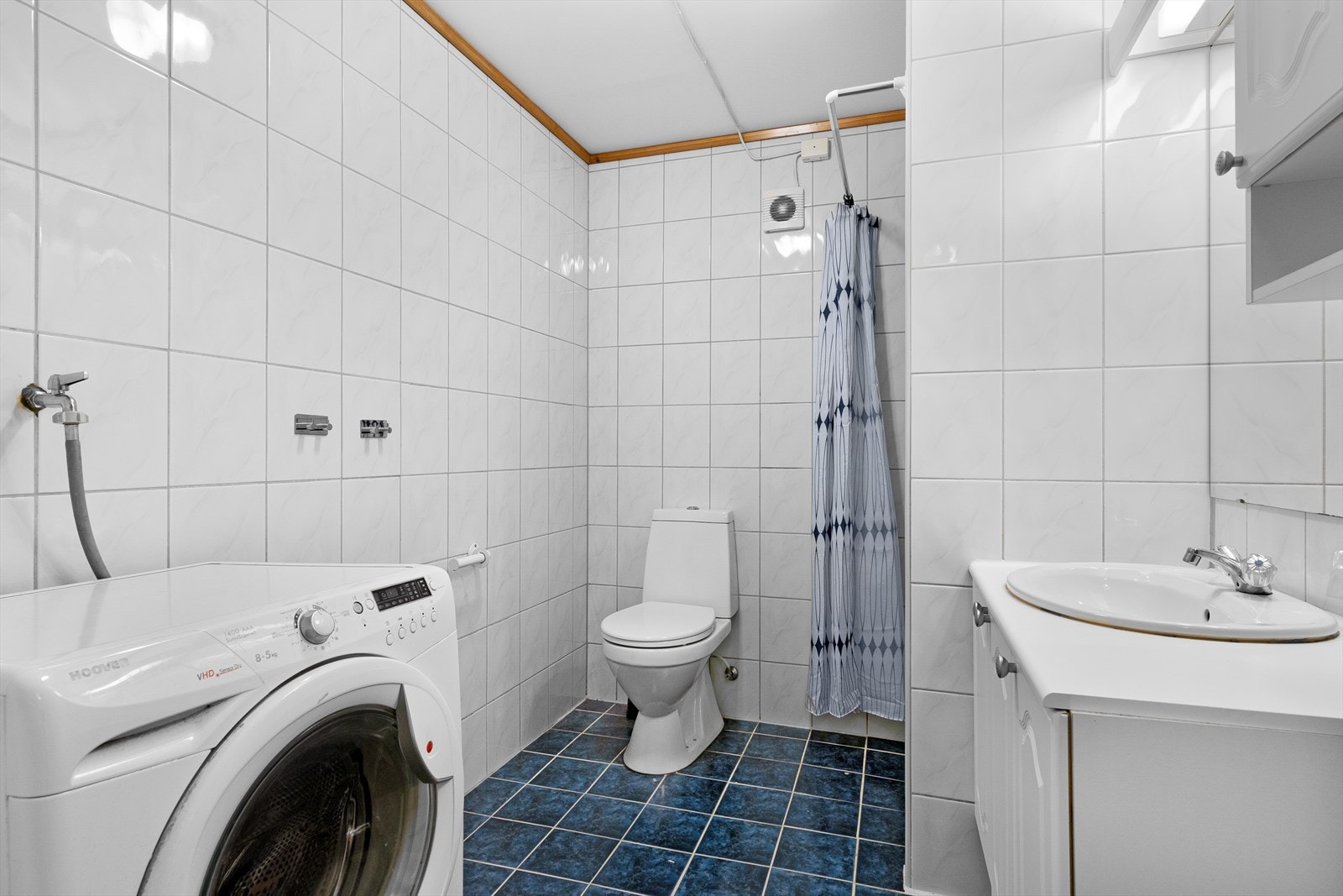 Bilde tatt i 2019. Leiligheten fremstår i dag uendret, men med noe mer bruksslitasje. Galleribilde