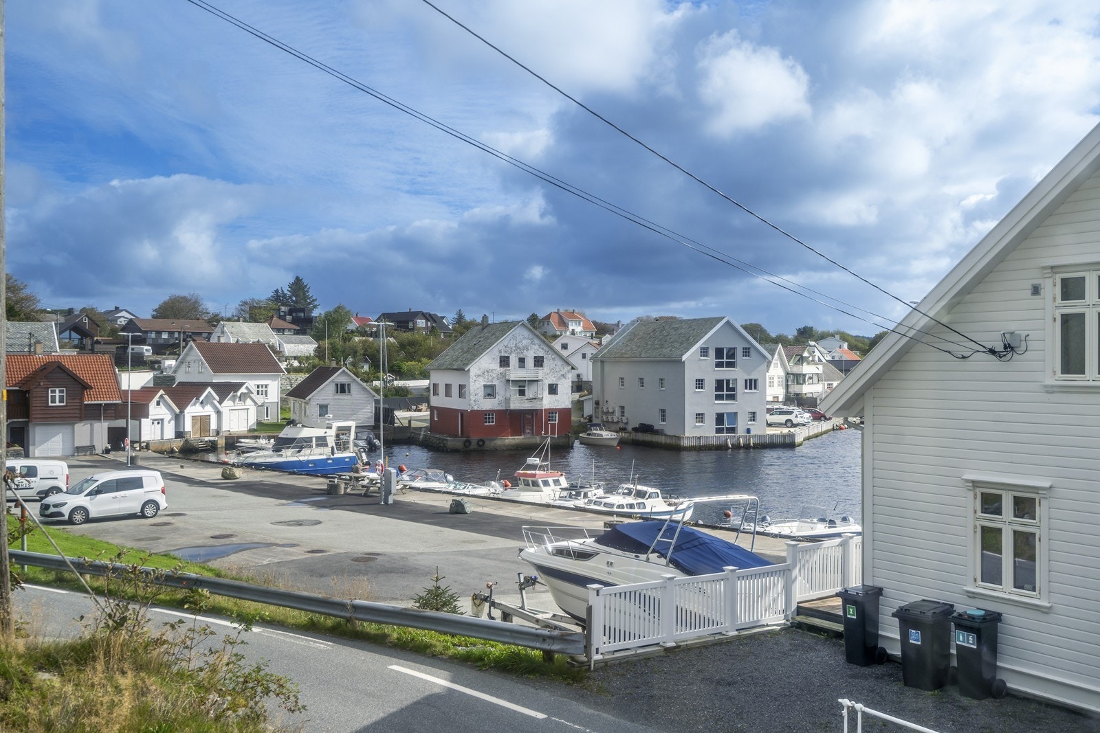 Fin utsikt fra stue vindu. Galleribilde