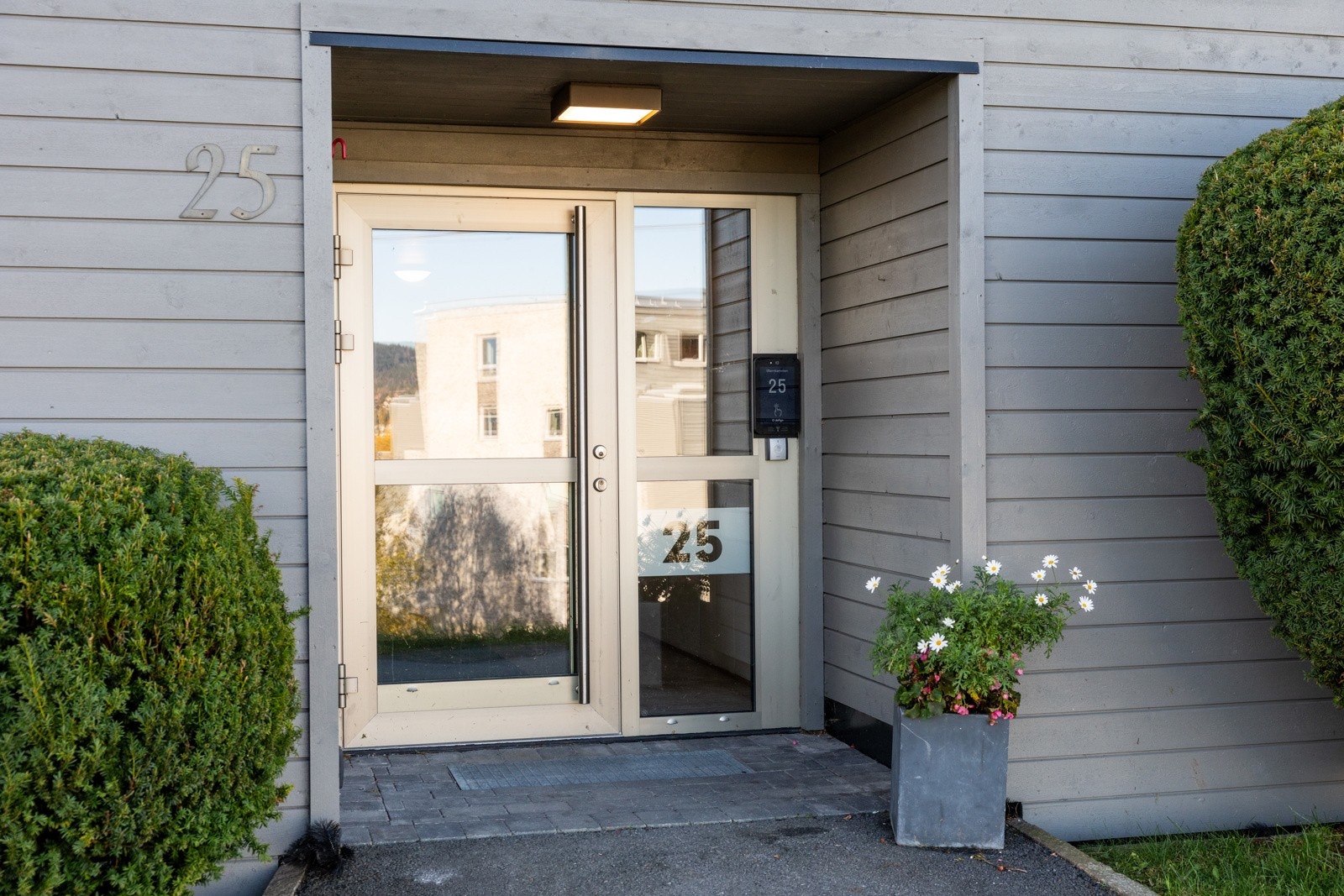 Inngangsparti. Galleribilde