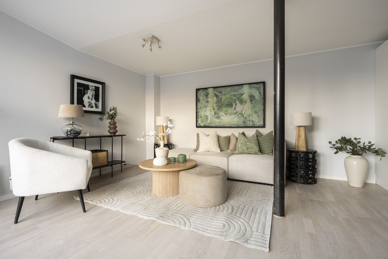 Loftet ble bygd ut i 2016, og boligen har en svært god planløsning. Galleribilde