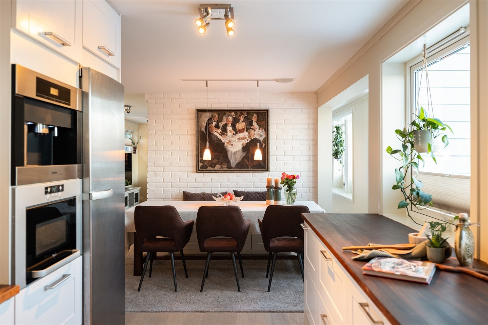 Kjøkkenet er vurdert til tilstandsgrad 1 av takstmann og er i god stand. Galleribilde