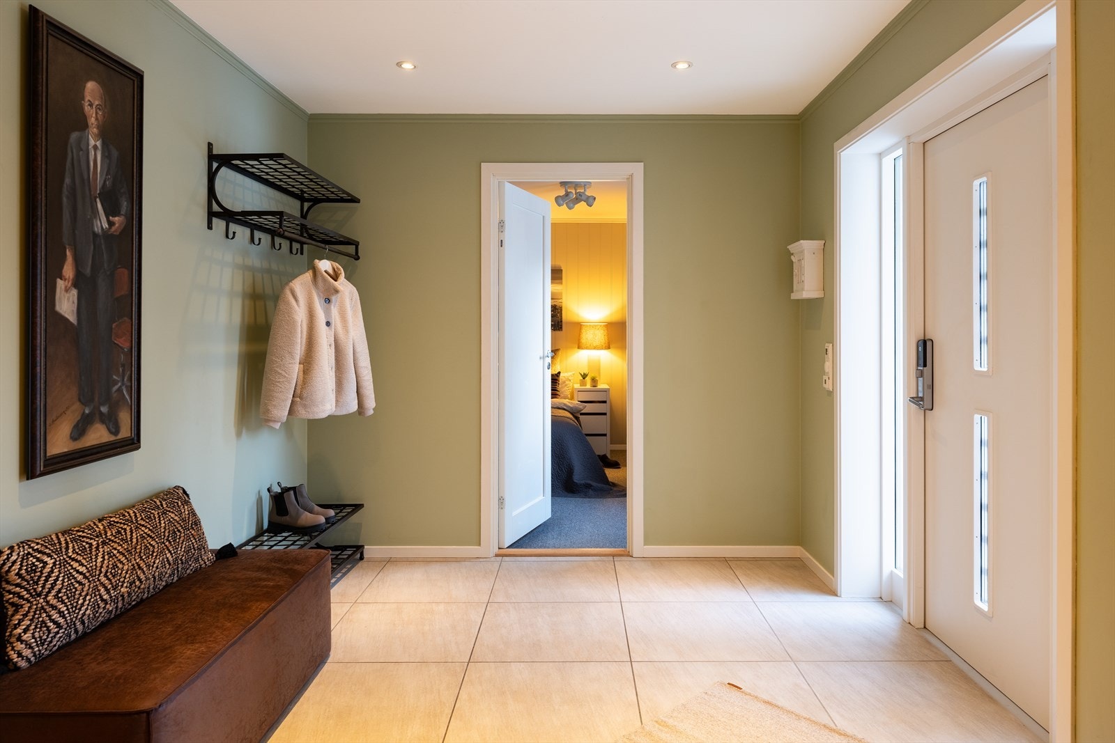 I 2010 ble det satt opp et tilbygg, herav blant annet inngangsparti med soverom i 1. og 2. etg. Galleribilde