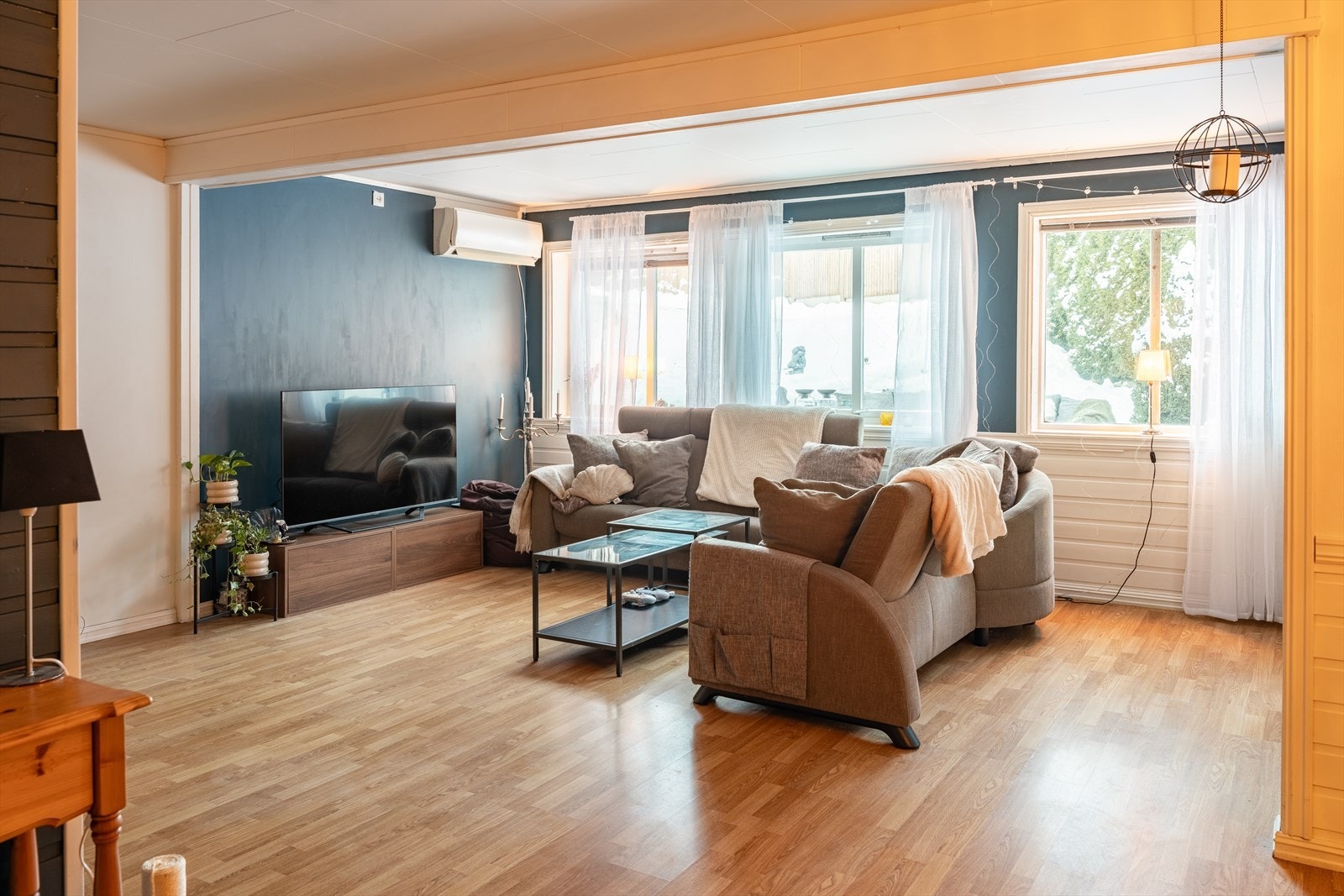 Utleiedelen har både vedfyring og varmepumpe. Galleribilde