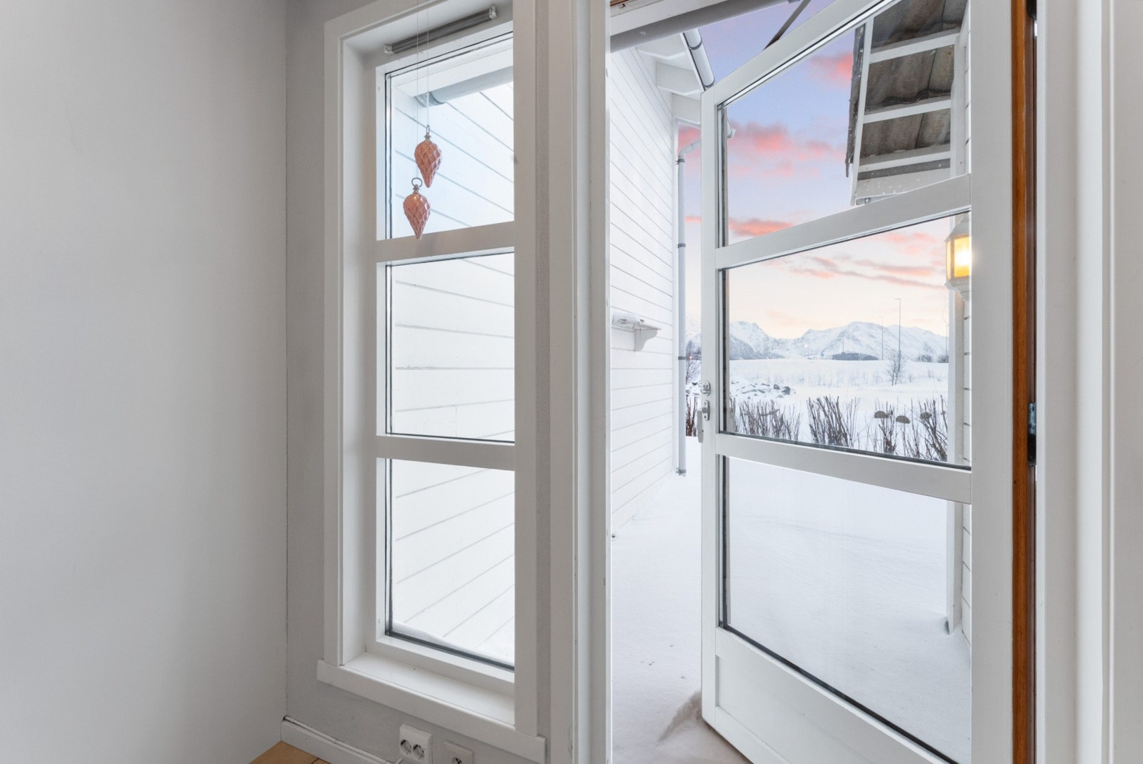 Det er også utgang til andre siden av bygget Galleribilde