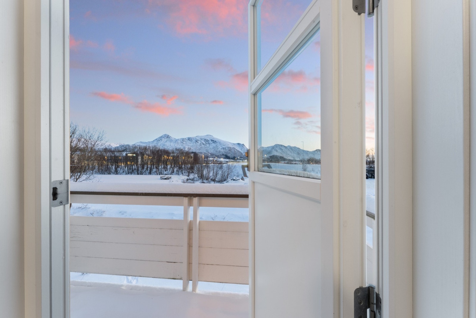 Her er det også egen utgang til balkong Galleribilde