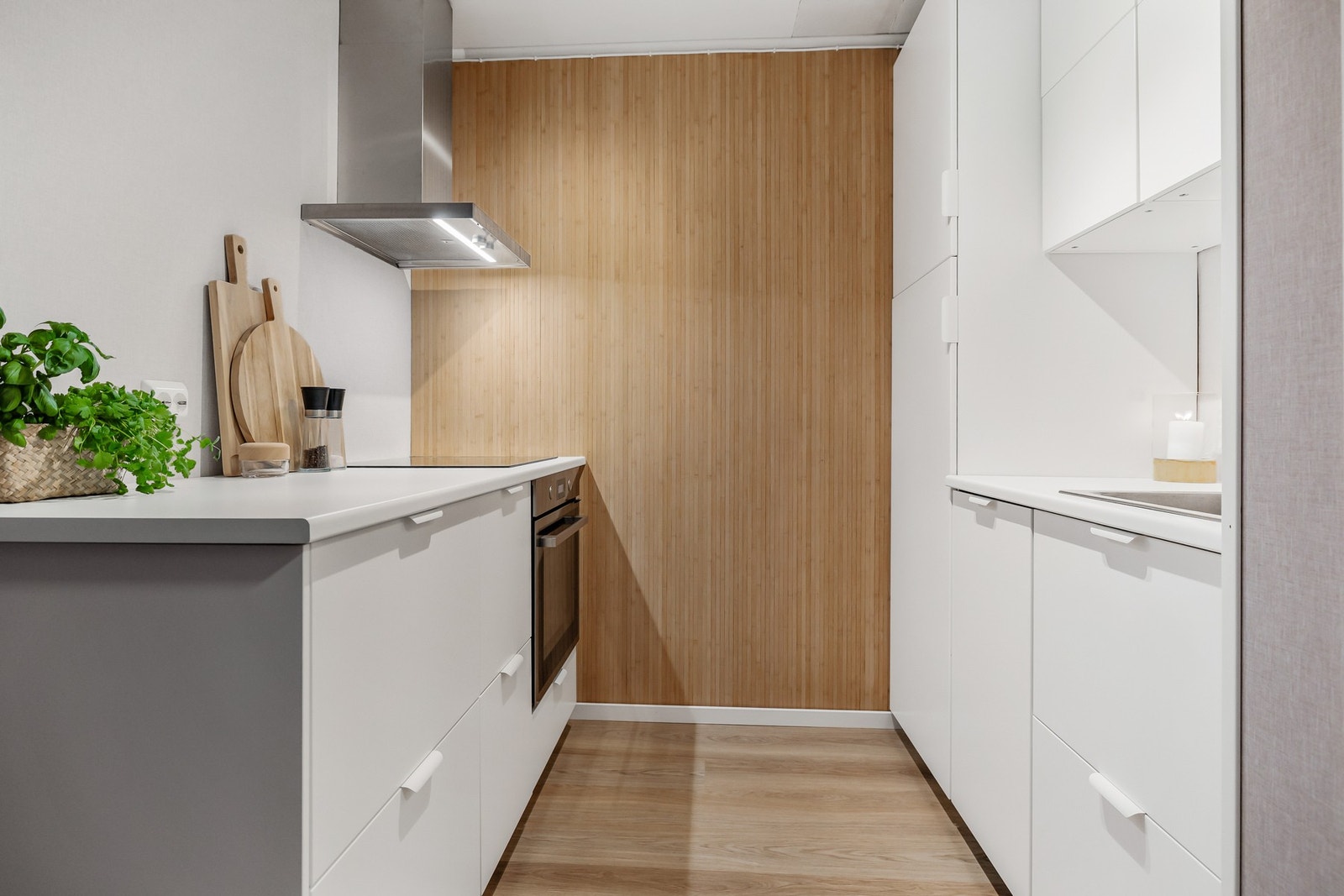 Kjøkkenet har IKEA kjøkkeninnredning fra 2022. Galleribilde