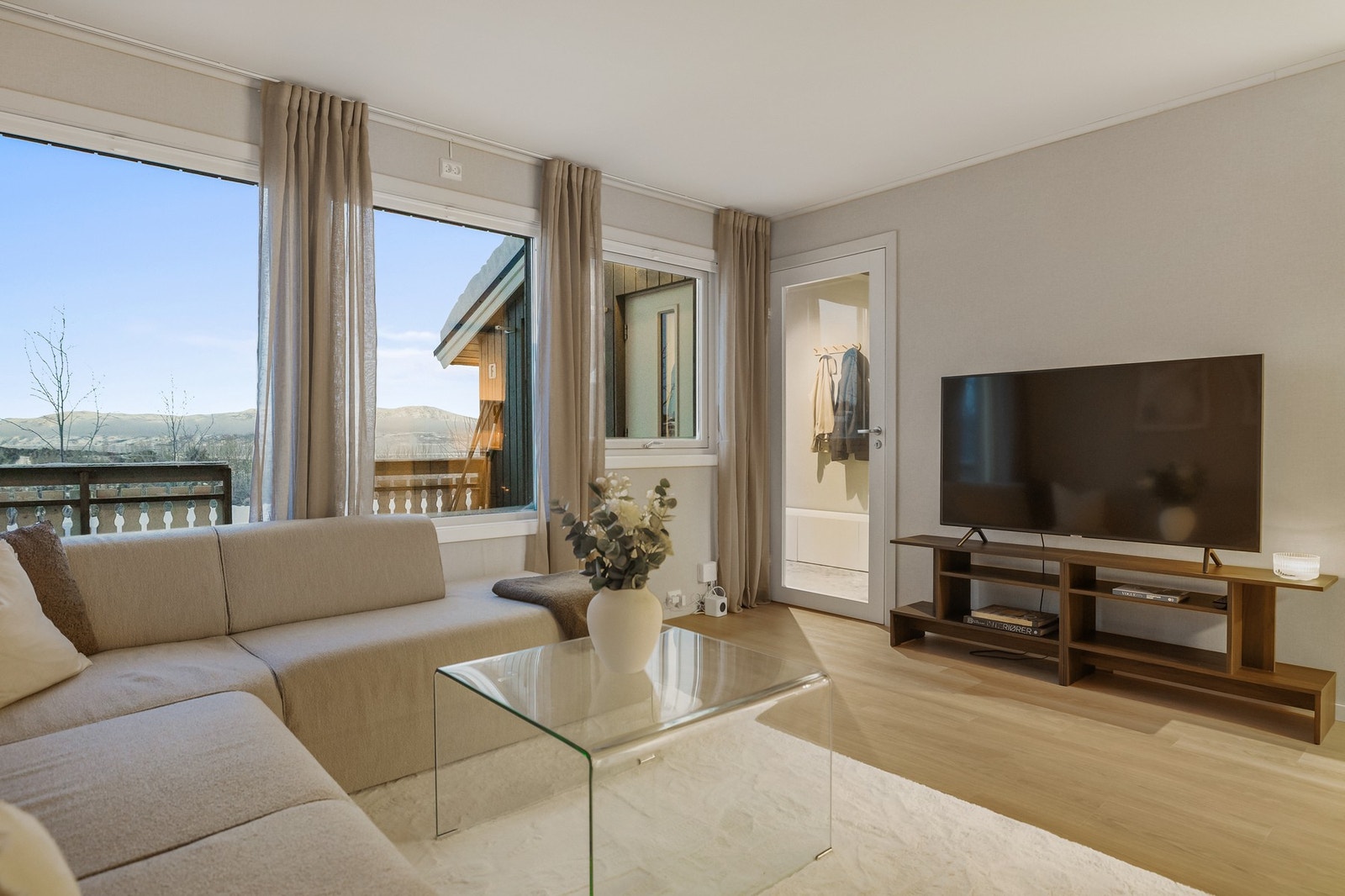 En lys og delikat andelsleilighet. Galleribilde