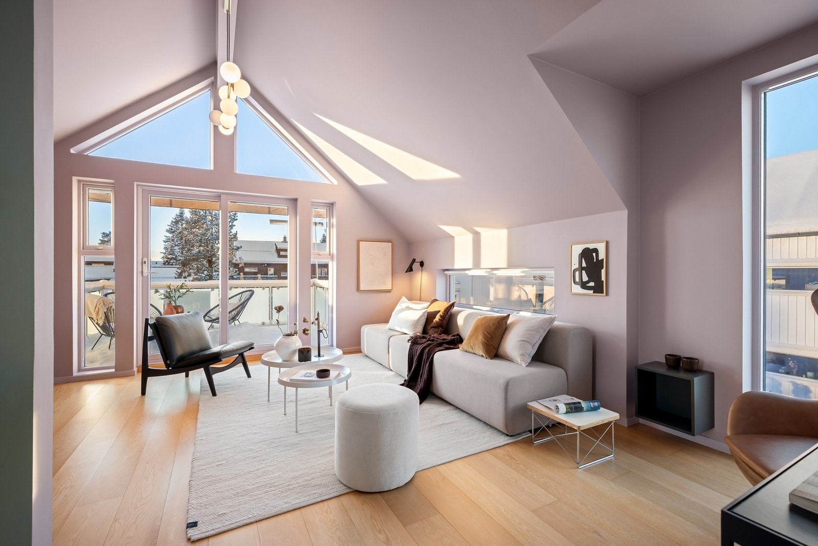 Stue med inntil 3,6 meter ved høyeste punkt. Galleribilde