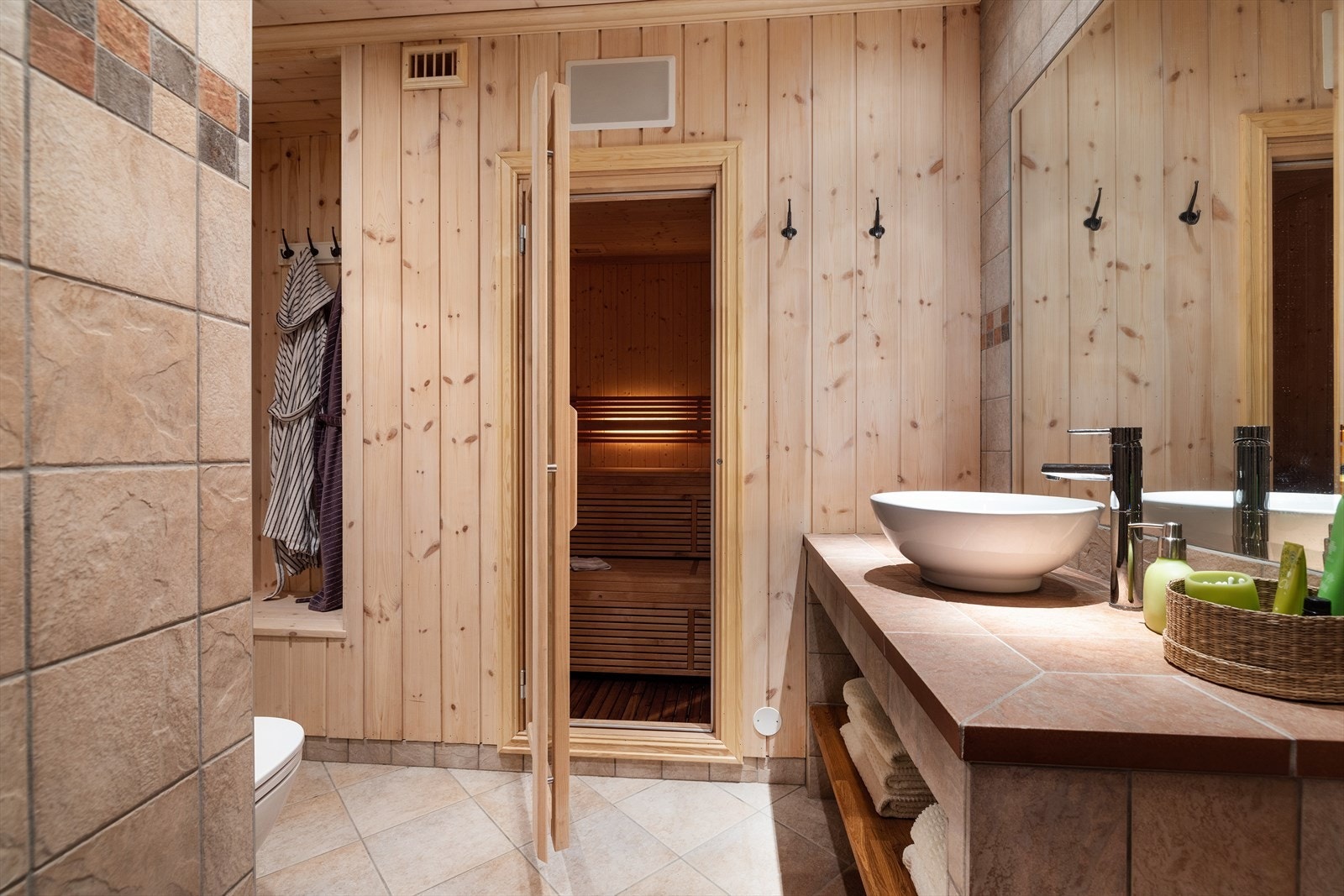 I tilknytning til bad er det også badstue. Galleribilde