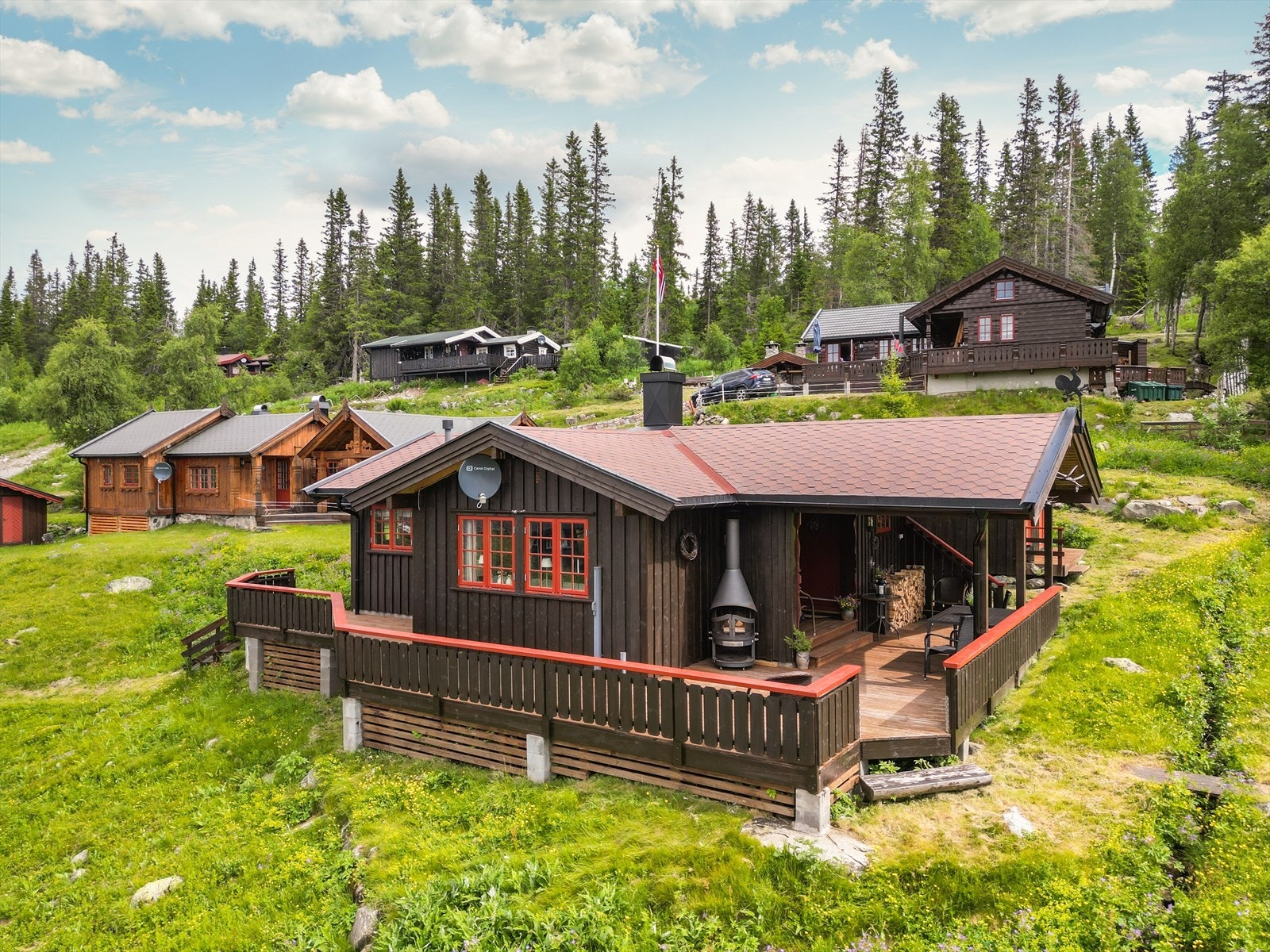 Hytta har i 2014 vært gjenstand for diverse oppgraderinger, med blant annet påbygg stue, overbygd terrasse, nye vinduer og oppført anneks med 3 sengeplasser, toalettrom og bod. Nytt sikringsskap og el-anlegg ca. 2015. Galleribilde