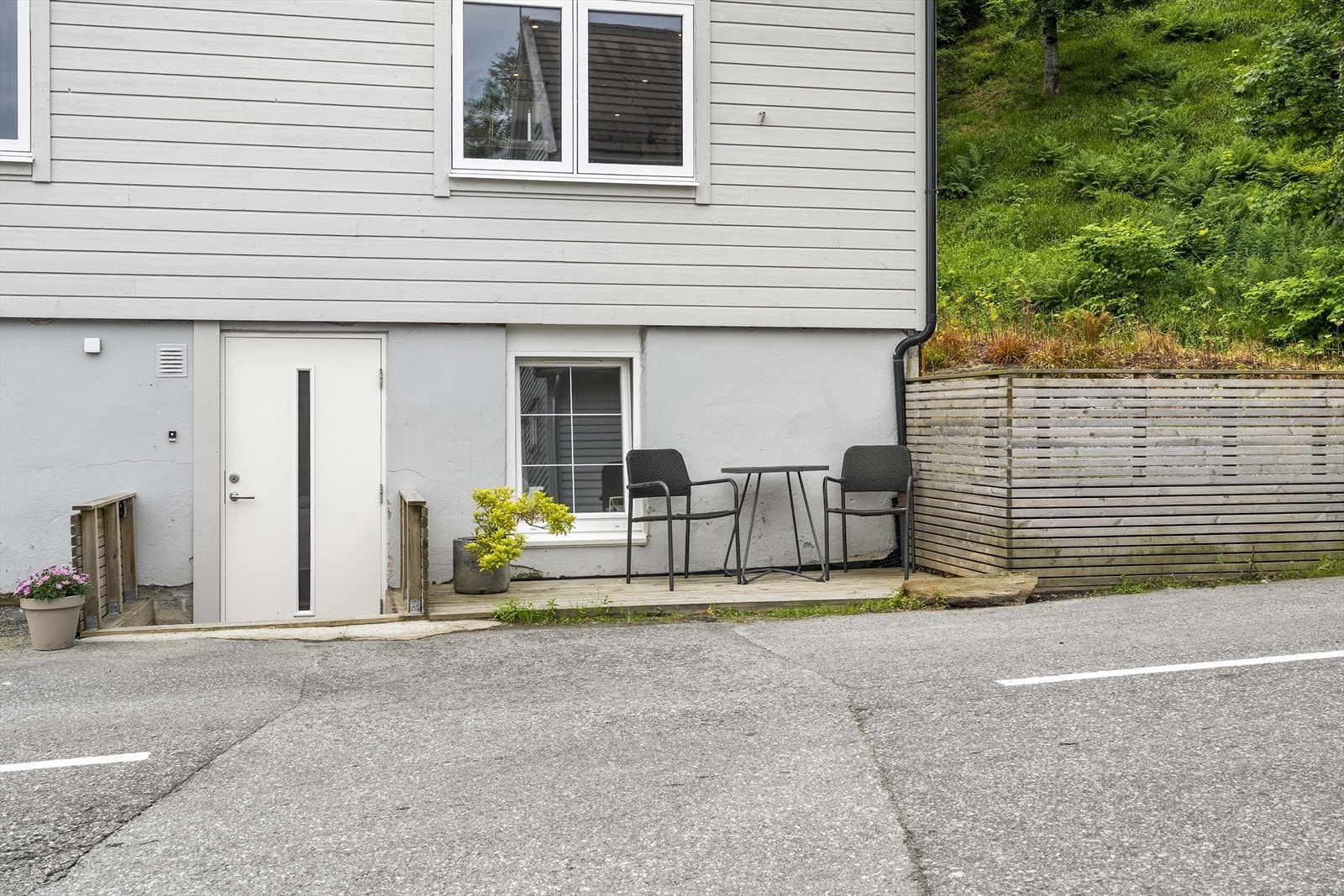 Inngangsparti utleigedel Galleribilde