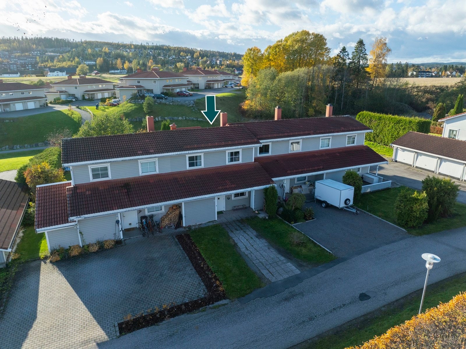 Eiendommen ligger sentralt i Ask, og en meget barnevennlig beliggenhet. Galleribilde