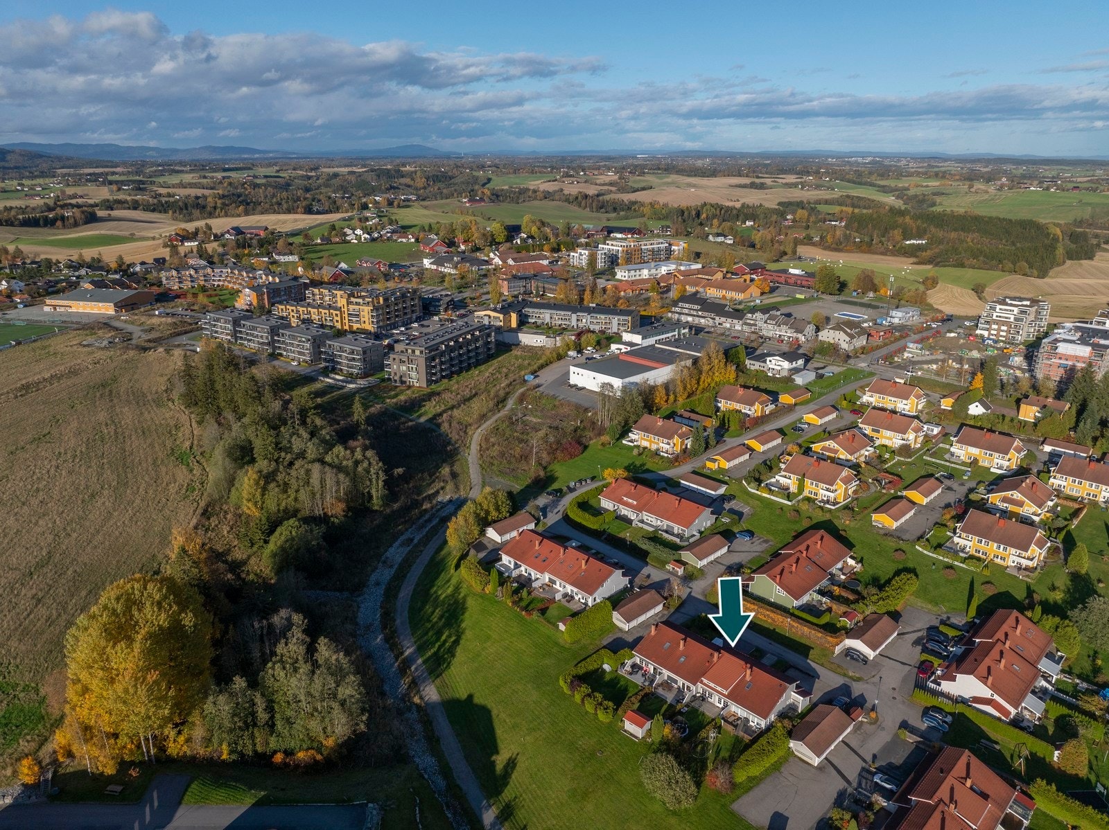 Eiendommen ligger i et meget attraktivt og populært boligområde. Galleribilde