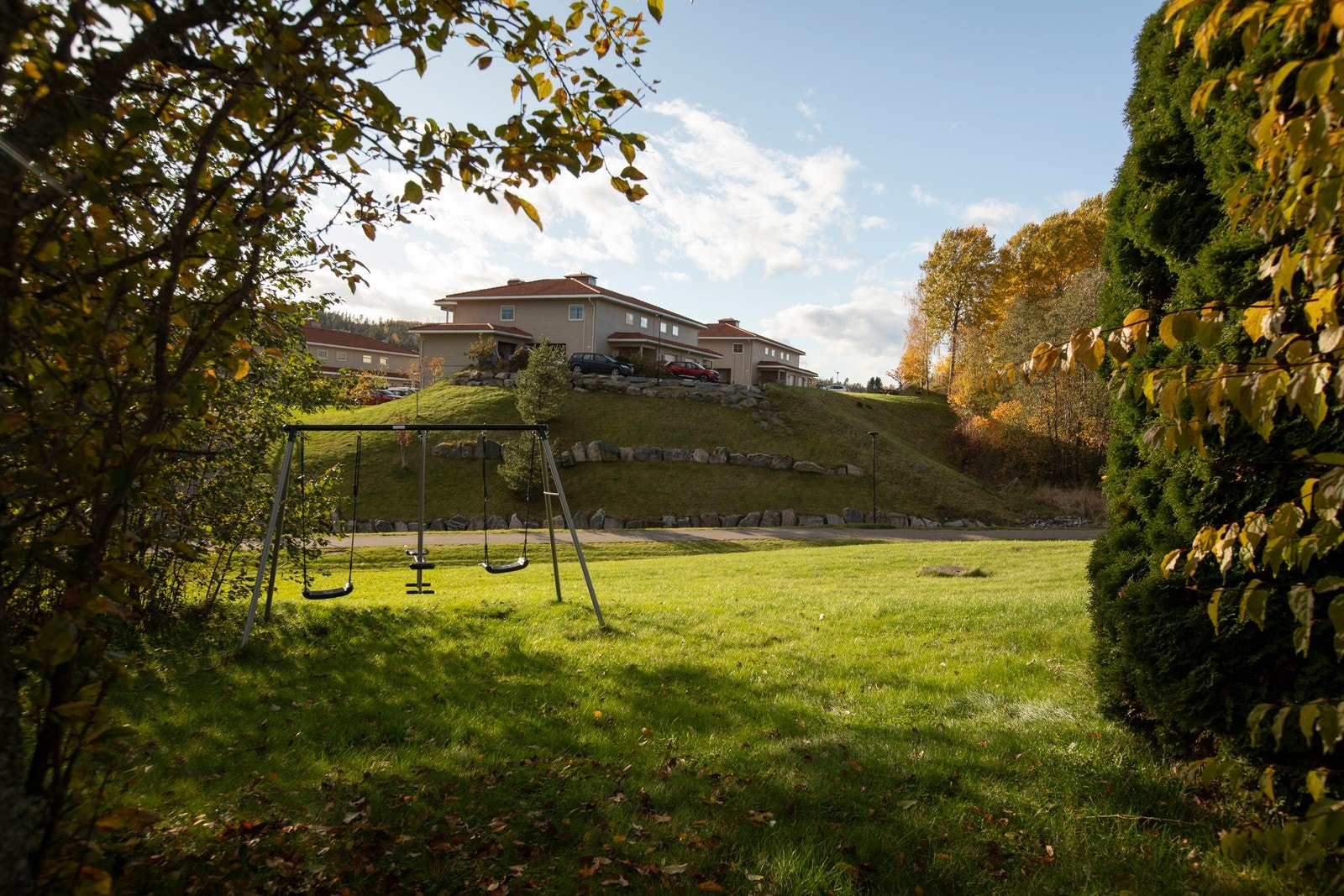 Utenfor hageparsellen er det direkte adkomst mot sameiets fellesområder. Galleribilde