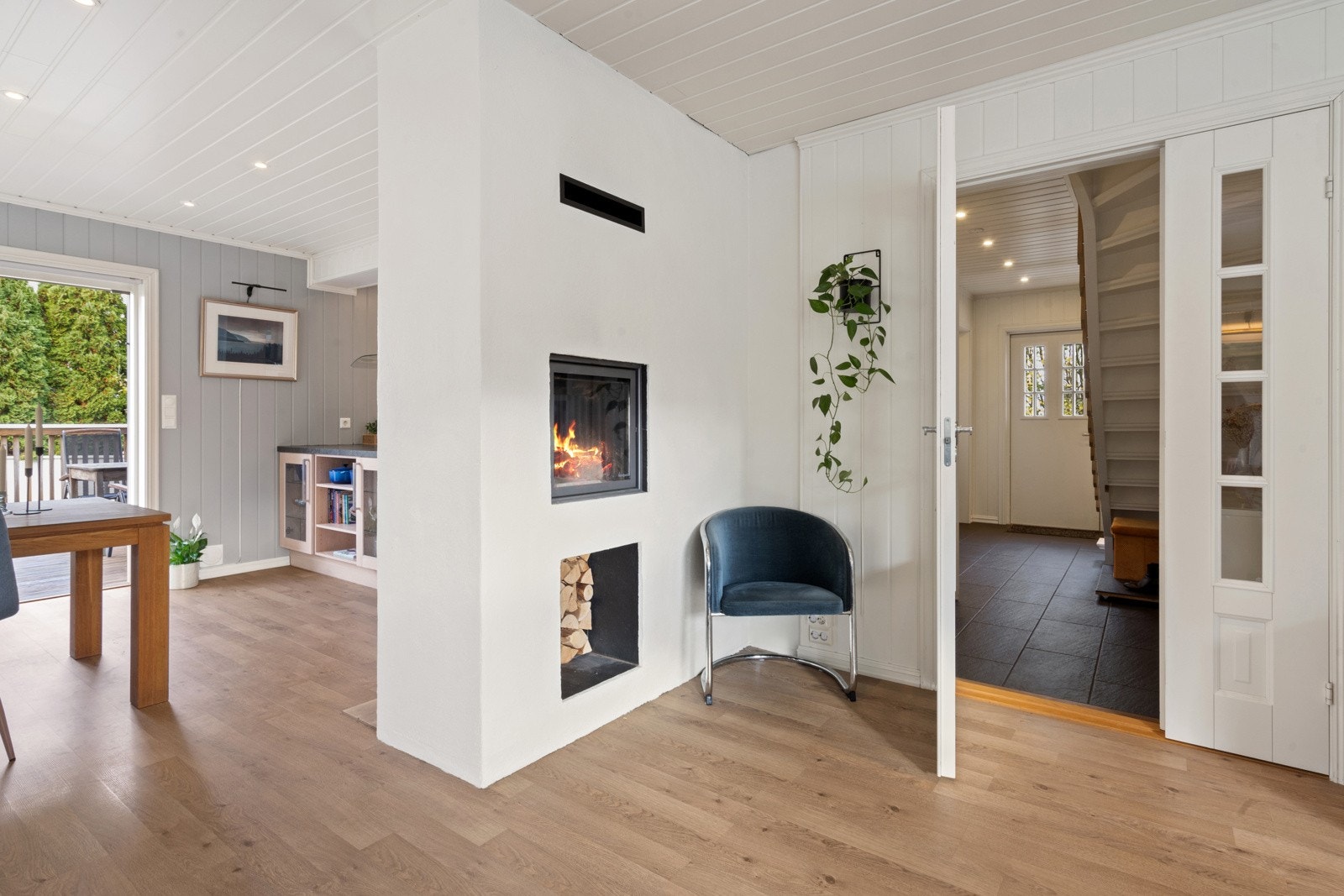 Vedovnen har glassfelt på begge sider. Galleribilde