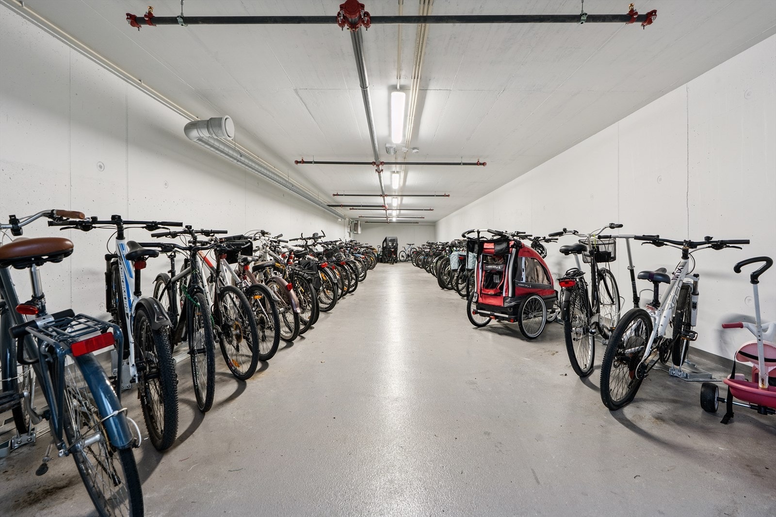 Svært god sykkelparkering. Galleribilde