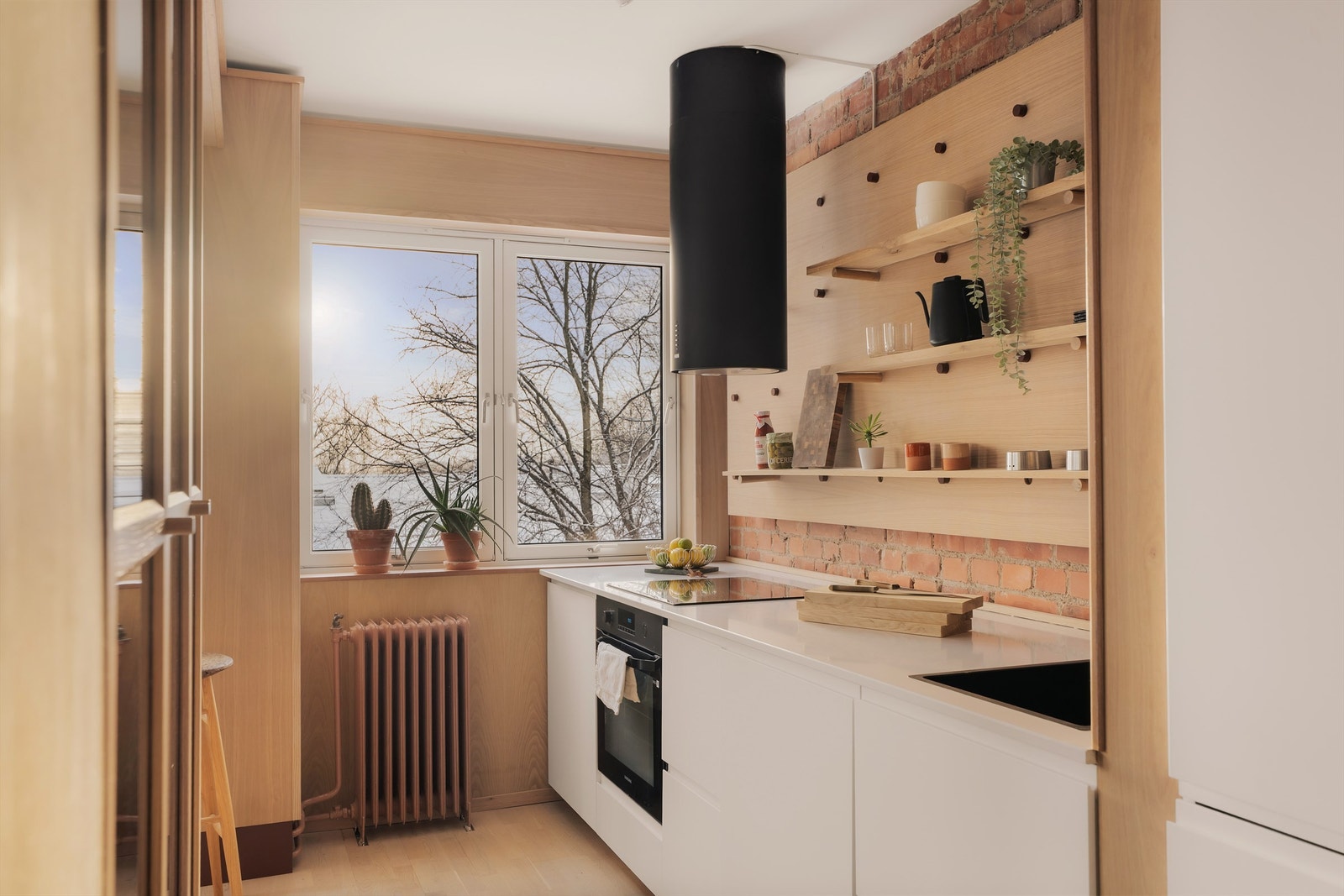 En leilighet der helheten sitter: materialvalg, farger og løsninger i perfekt harmoni. Galleribilde