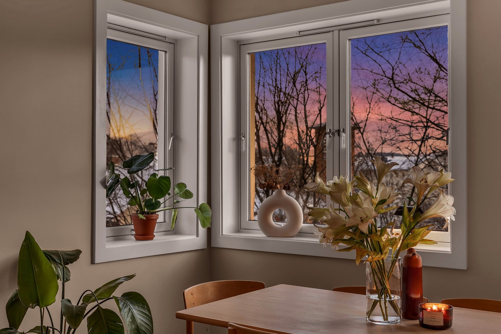 Leiligheten ligger godt til med hjørnebeliggenhet og har lite innsyn. Galleribilde