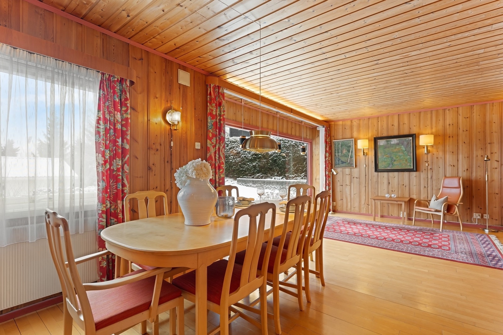 Her kan det enkelt inviteres til et godt måltid Galleribilde