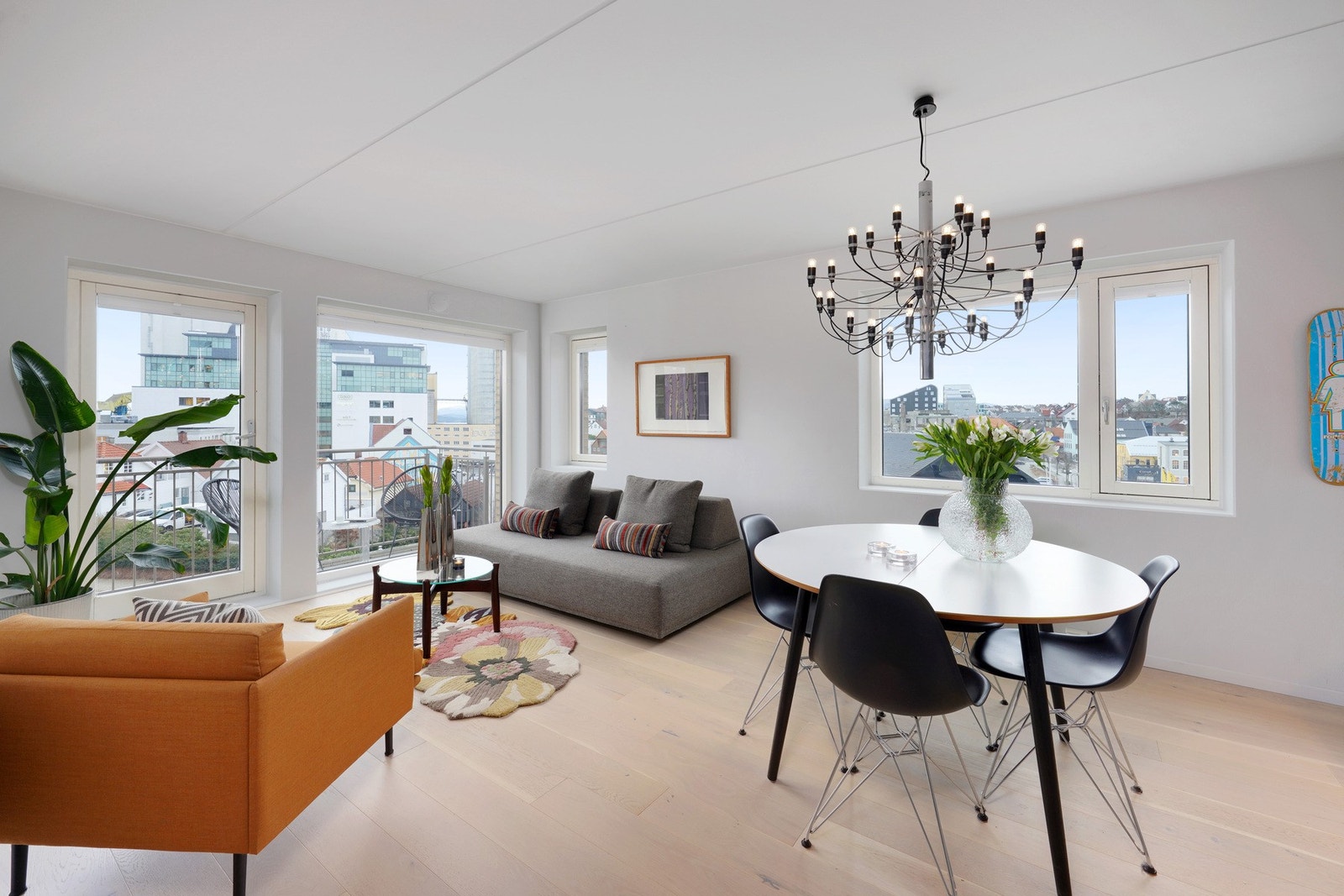 Velkommen til Verven 38 og denne meget kjekke hjørneleiligheten. Galleribilde