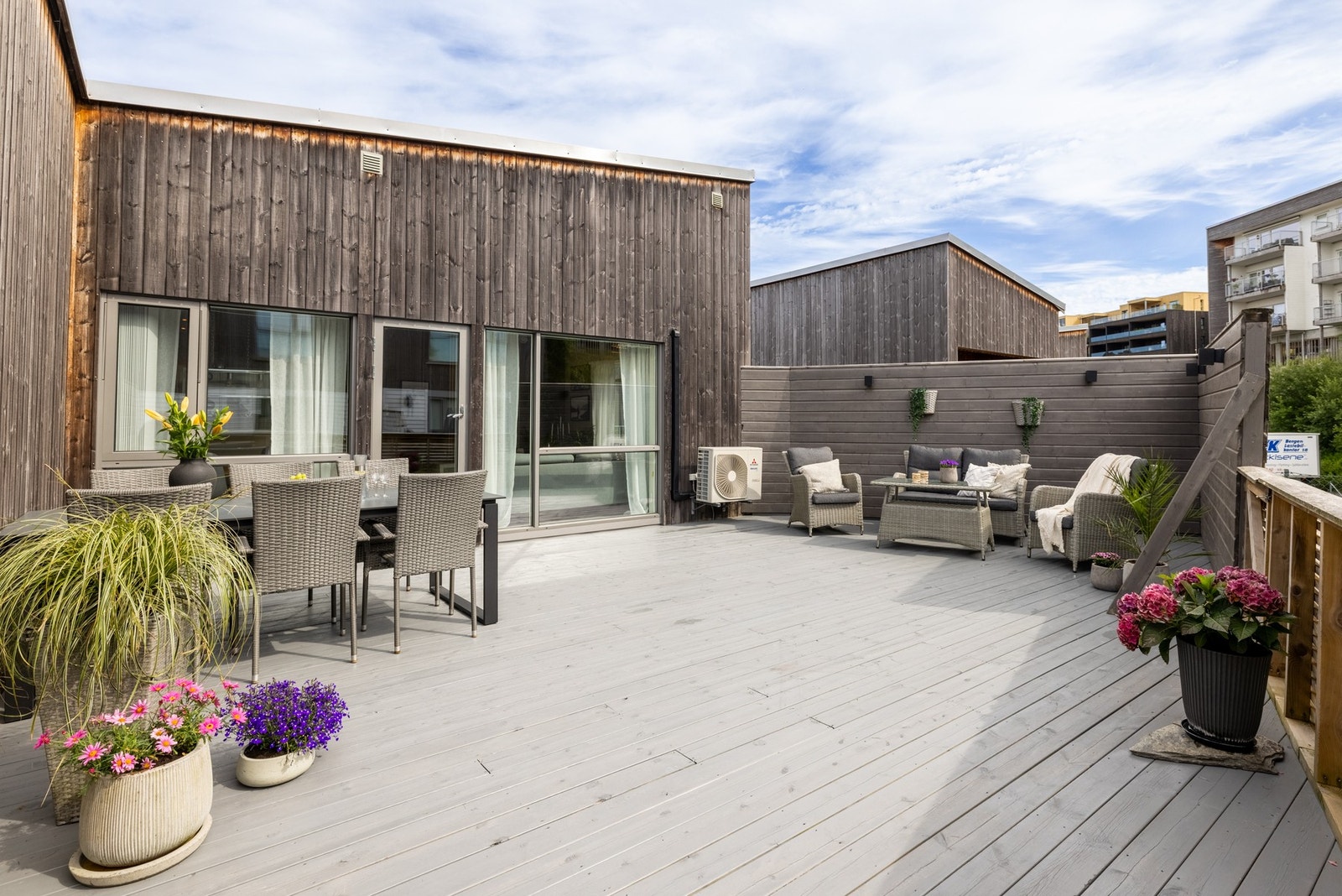 Storestraumen 133 presenteres av EIE eiendomsmegling v/ Simon Aasen (Foto: Alexander Vie og Nathalie Reinholdtsen) Galleribilde