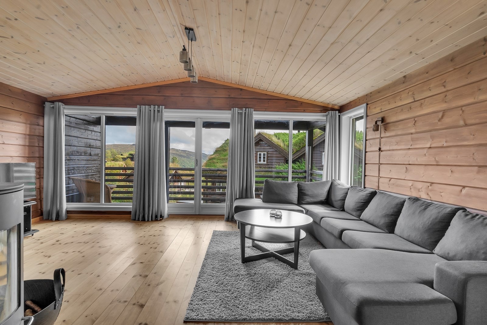 Romslig med rikelig av naturlig lys Galleribilde