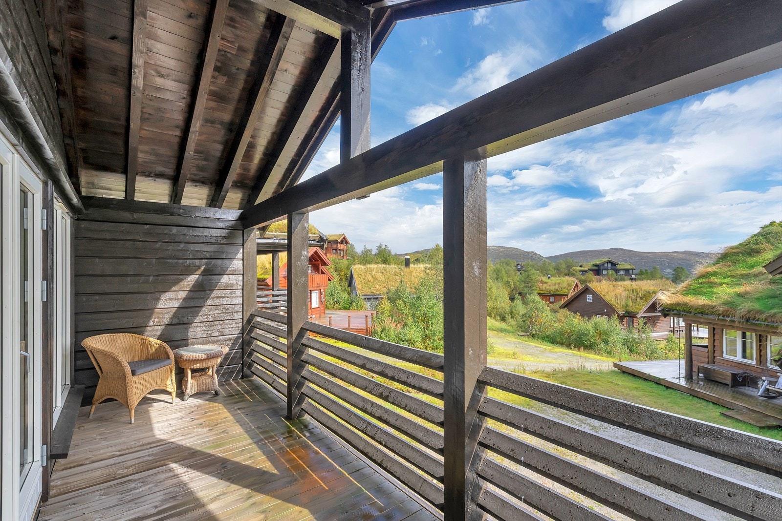 Solrik balkong Galleribilde