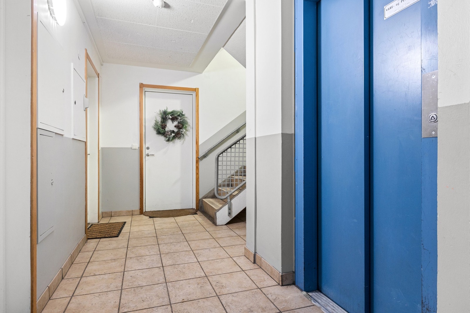 Det er også heis i bygget. Galleribilde