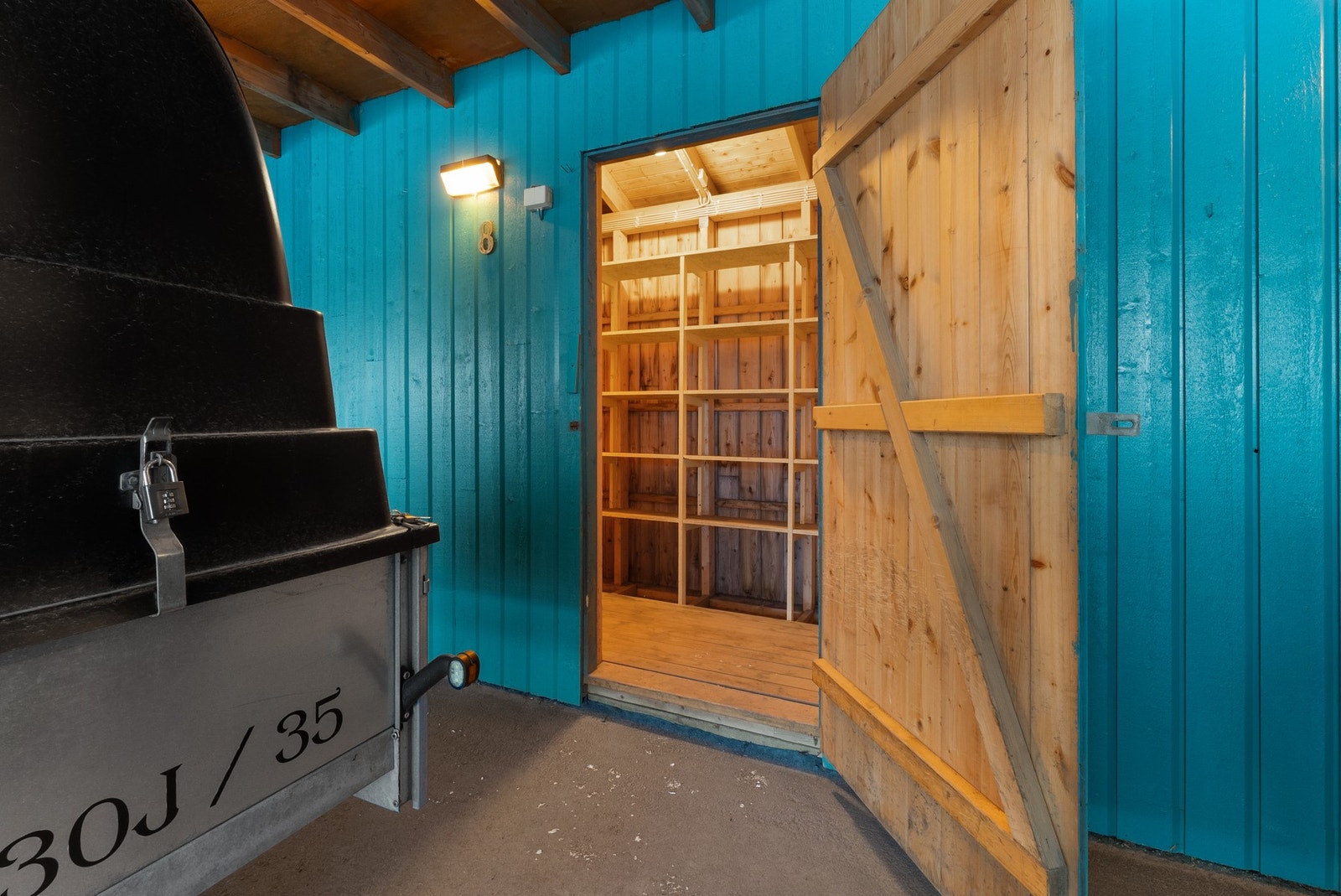 Det er også en ekstra bod i carport. Galleribilde