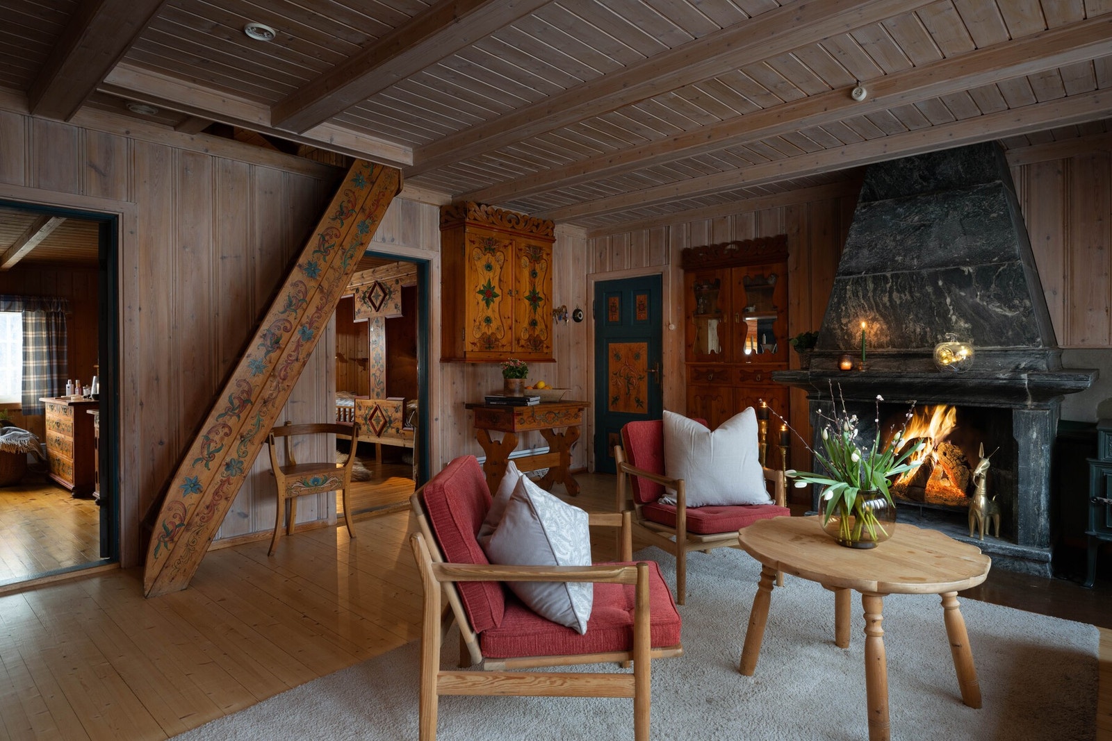 Rosemalingen er utført av Ivar Goldberg. Galleribilde