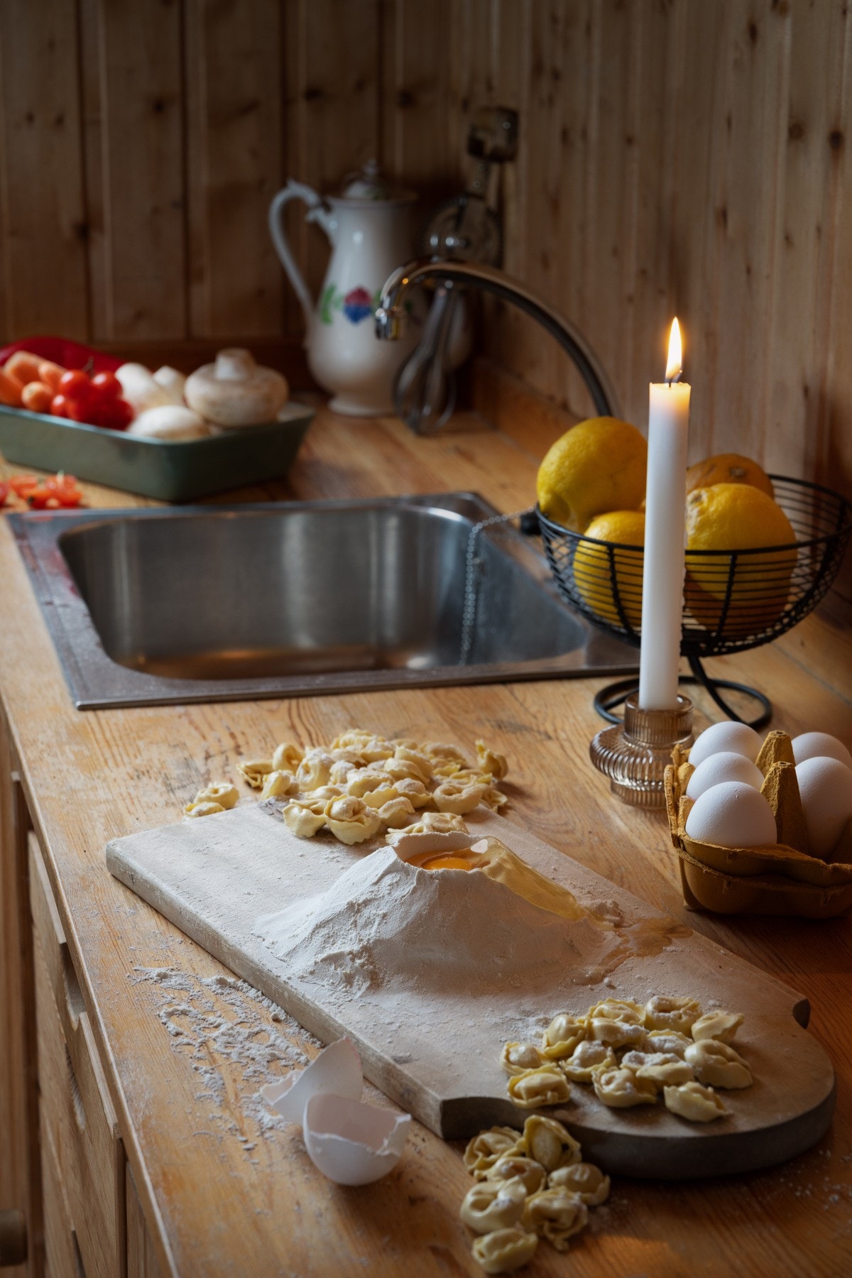 Heltre benkeplate med nedfelt oppvaskkum. Galleribilde