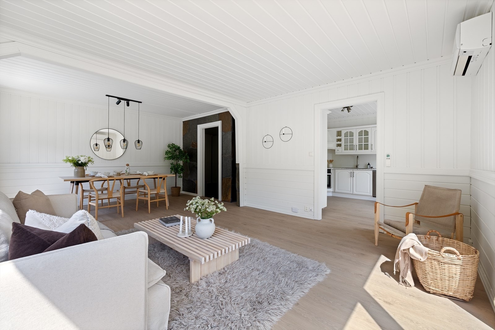 Kjøkken i tilknytning til stuen. Galleribilde