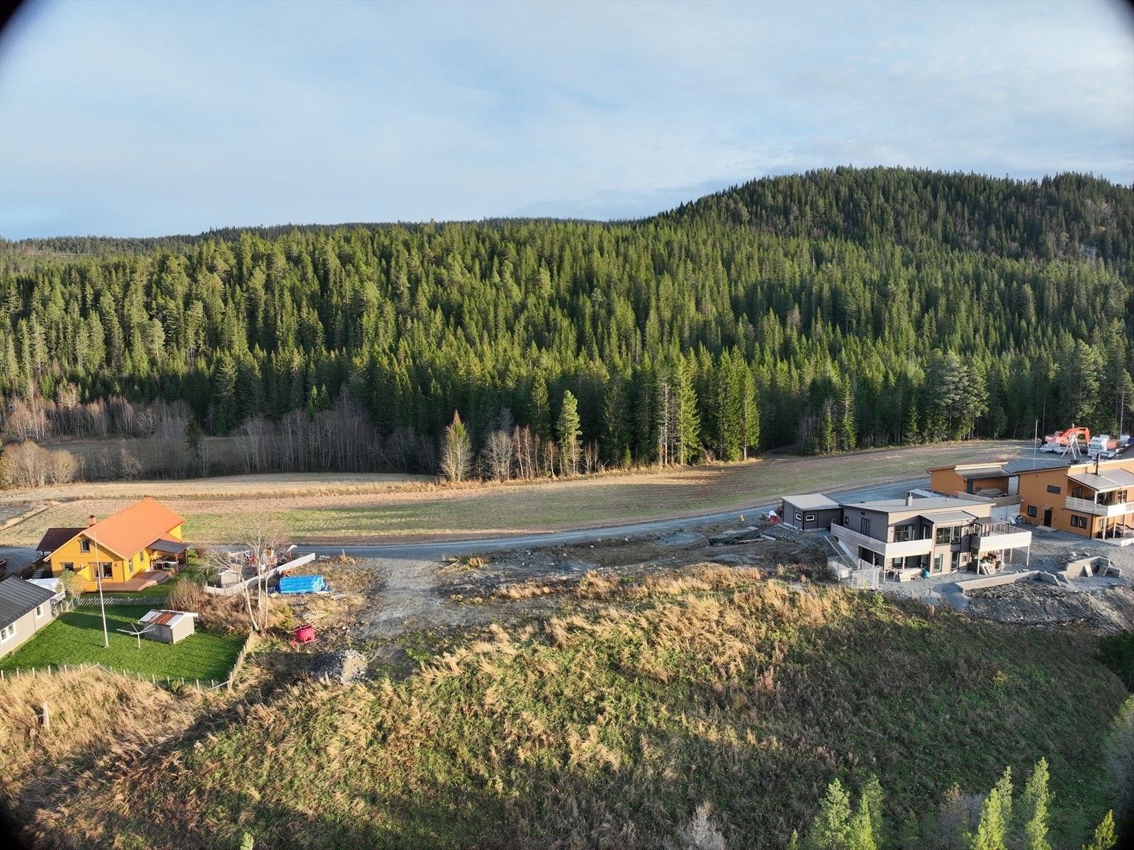 Holtrommet 19 ligger ca.5 minutters kjøretur utenfor Klæbu sentrum. Galleribilde