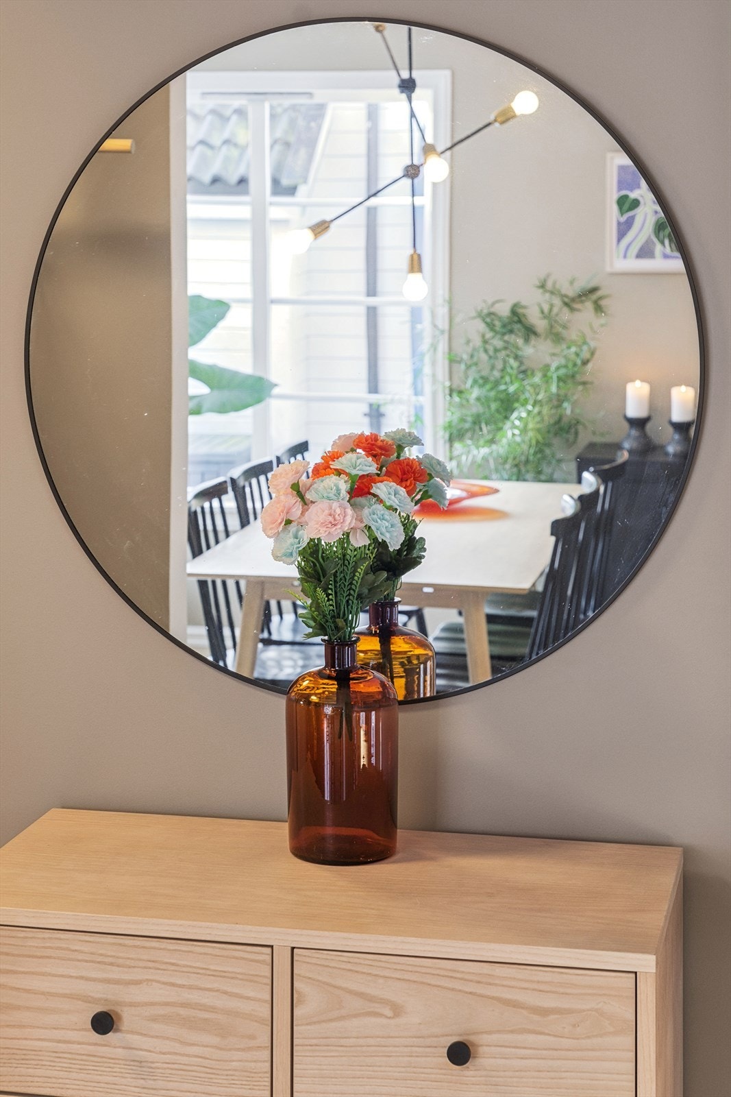 Detaljbilde fra spisestuen. Galleribilde