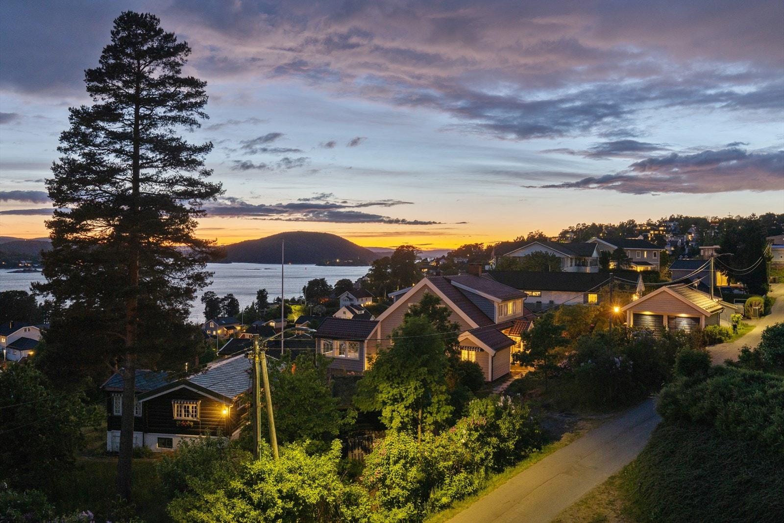 Drøbak sentrum er lett tilgjengelig til fots, på sykkel, via offentlig kommunikasjon eller med bil. Galleribilde