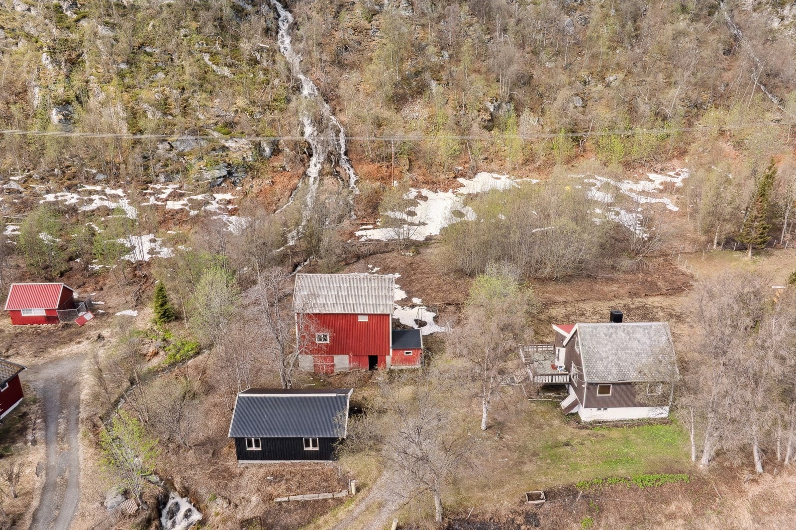 Eiendommen omkranses av flott natur. Galleribilde