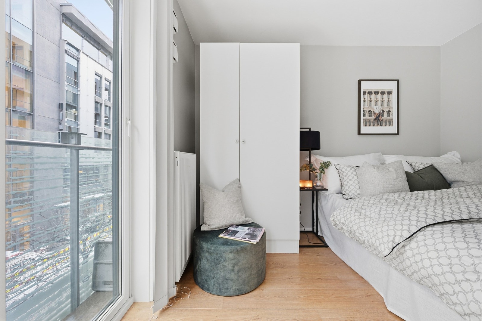 Utgang til fransk balkong via soverommet. Galleribilde