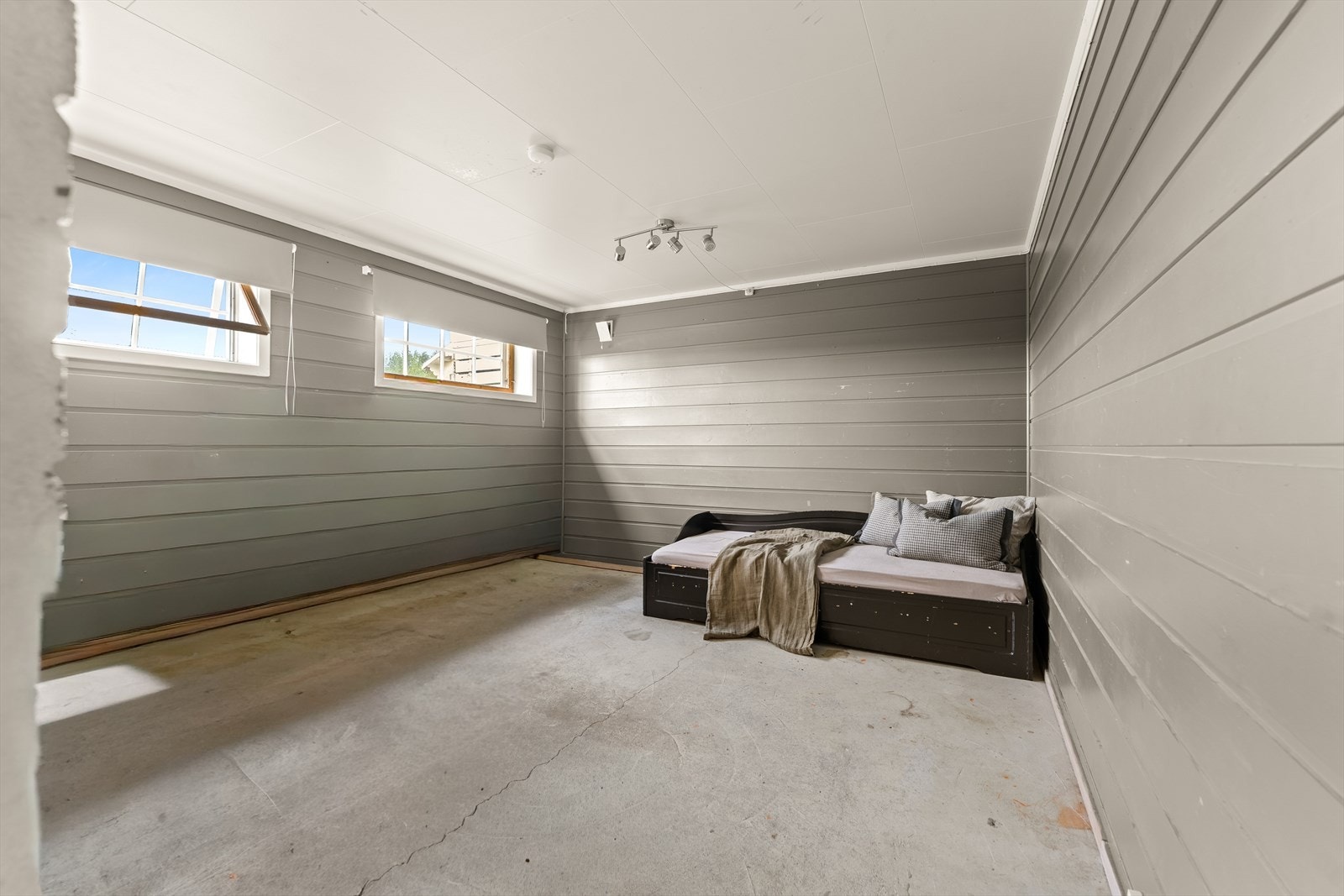 Bodrom i underetasje innredet som soverom. Rommet er ikke godkjent til varig opphold. Galleribilde