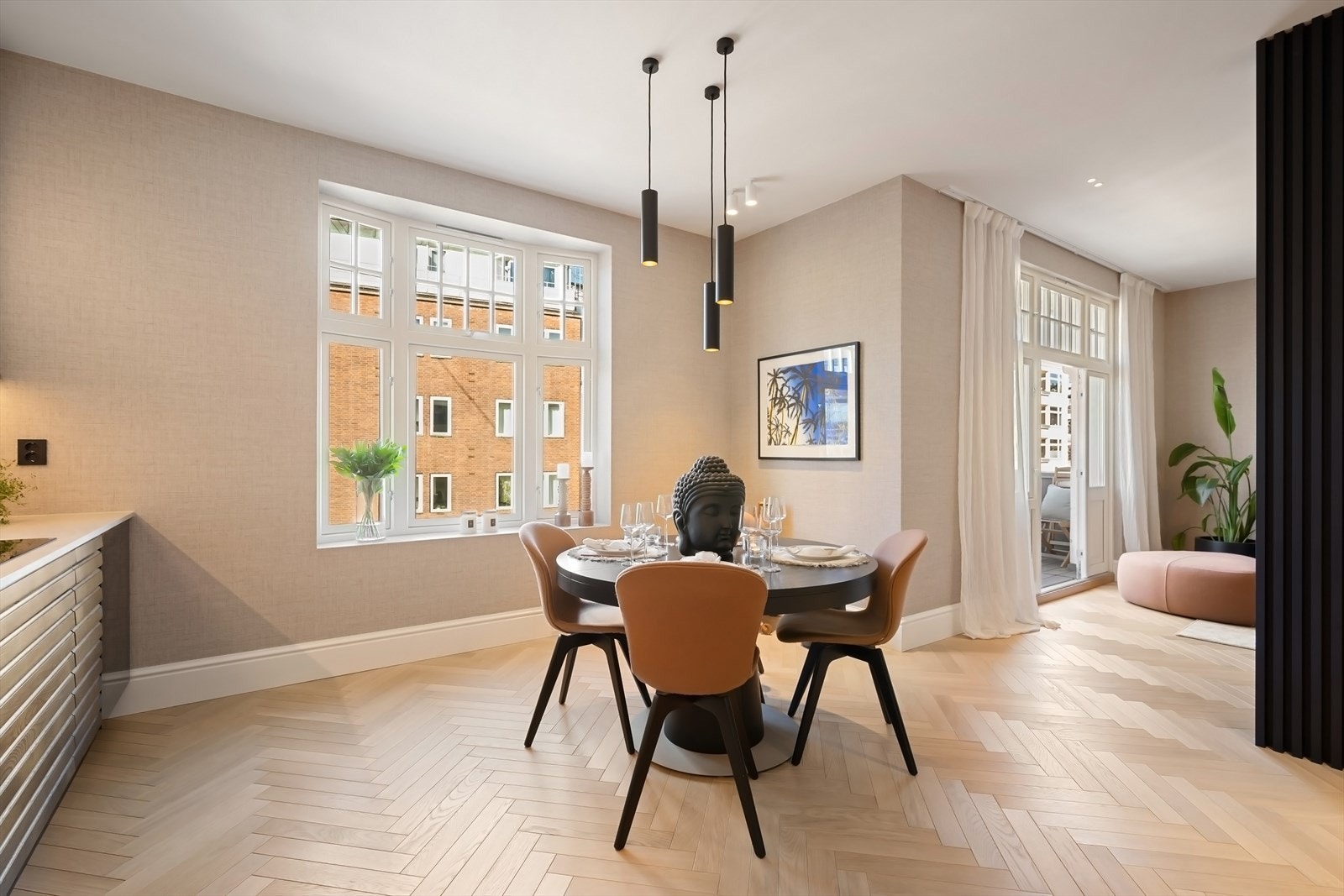 Gjennomgående og vakker fiskebeinsparkett. Galleribilde