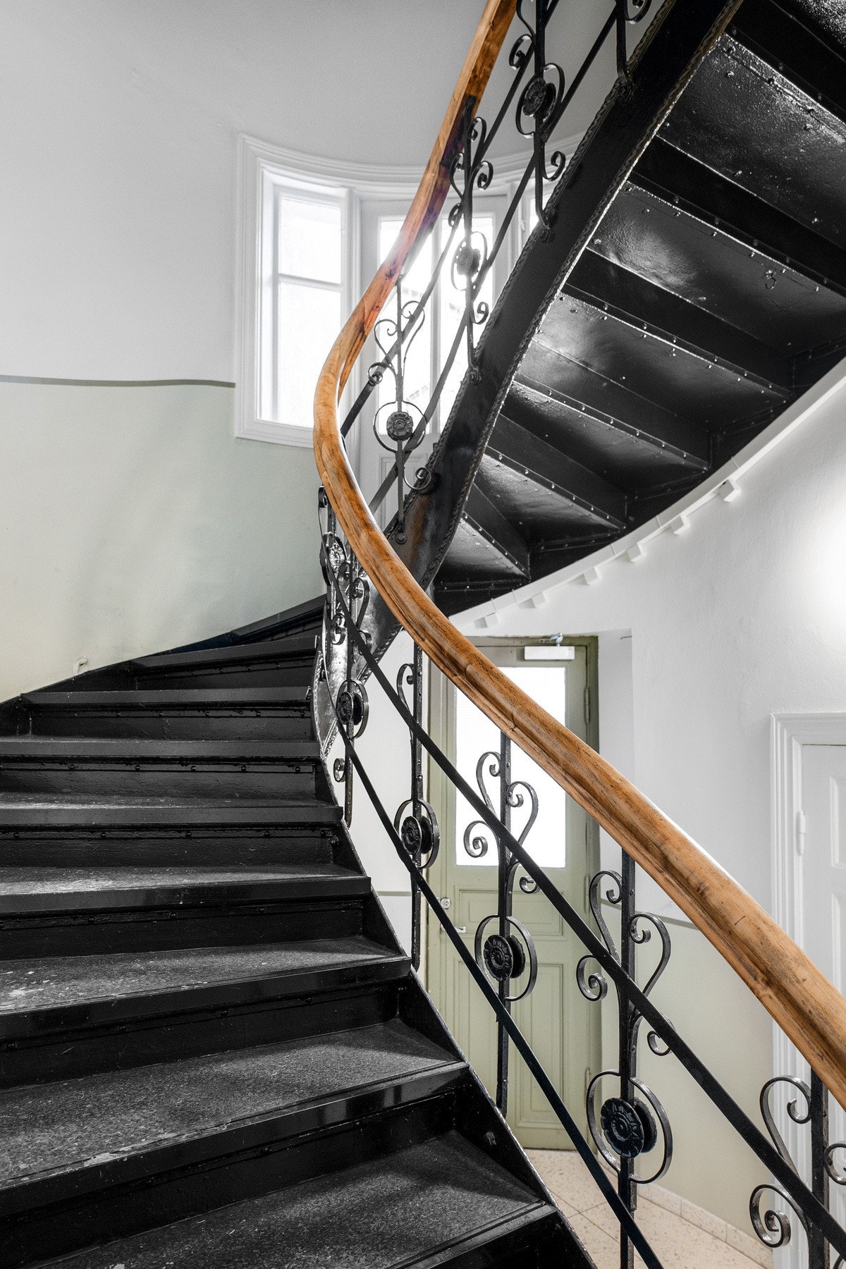 Oppganger, portrom og tilknyttet elektrisk anlegg renovert i 2023. Galleribilde