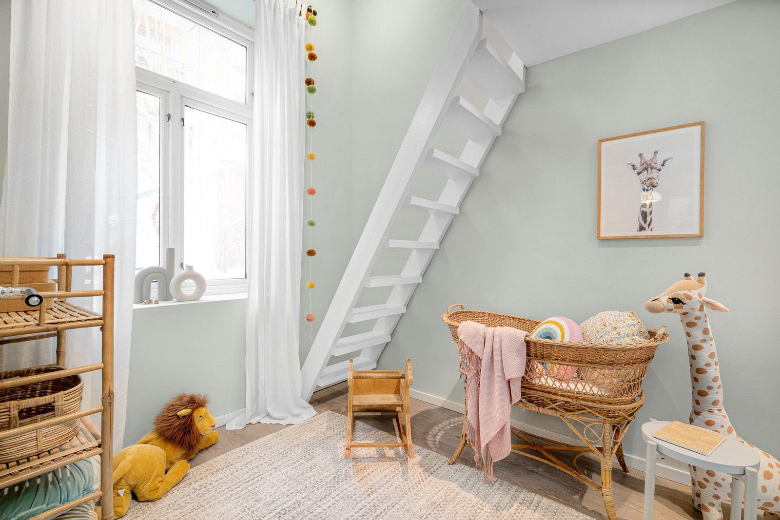 Rommet egner seg godt som barnerom, gjesterom eller kontor, alt etter behov og ønsker Galleribilde